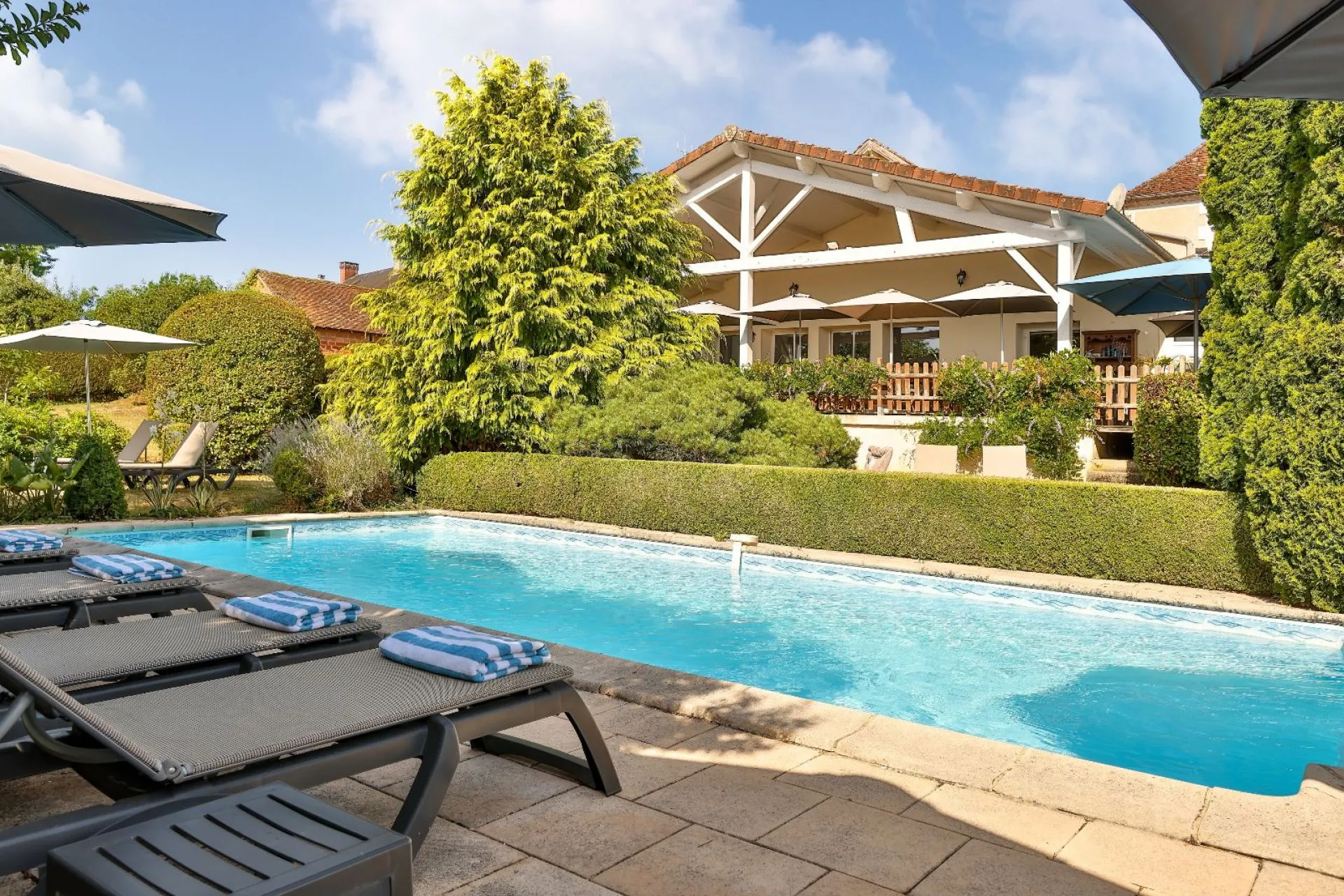 HOTEL RESTAURANT LES VOYAGEURS