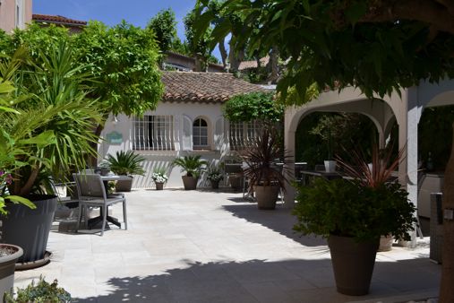 HÔTEL LE COLOMBIER