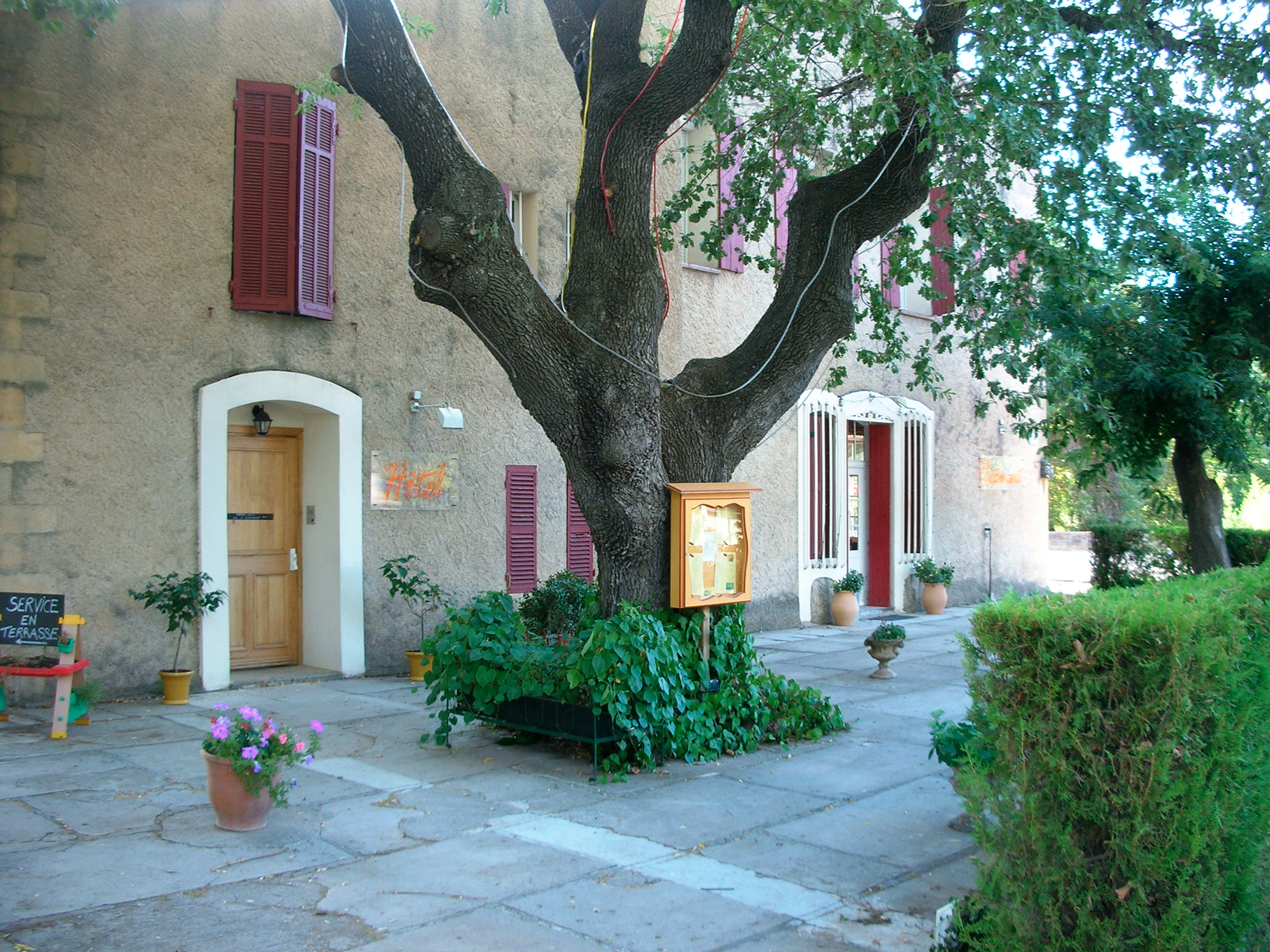 HOSTELLERIE LE MIRABEAU