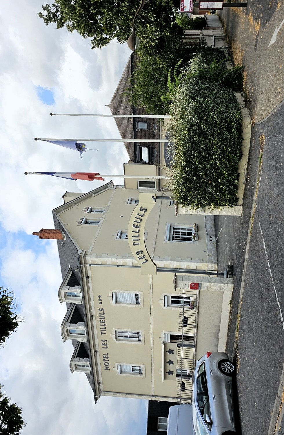 HÔTEL LES TILLEULS