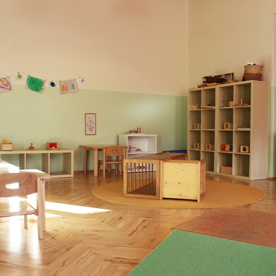 Zweisprachige Montessori-Kleinkind-Gemeinschaft „Jaz in Ti - Du und Ich“