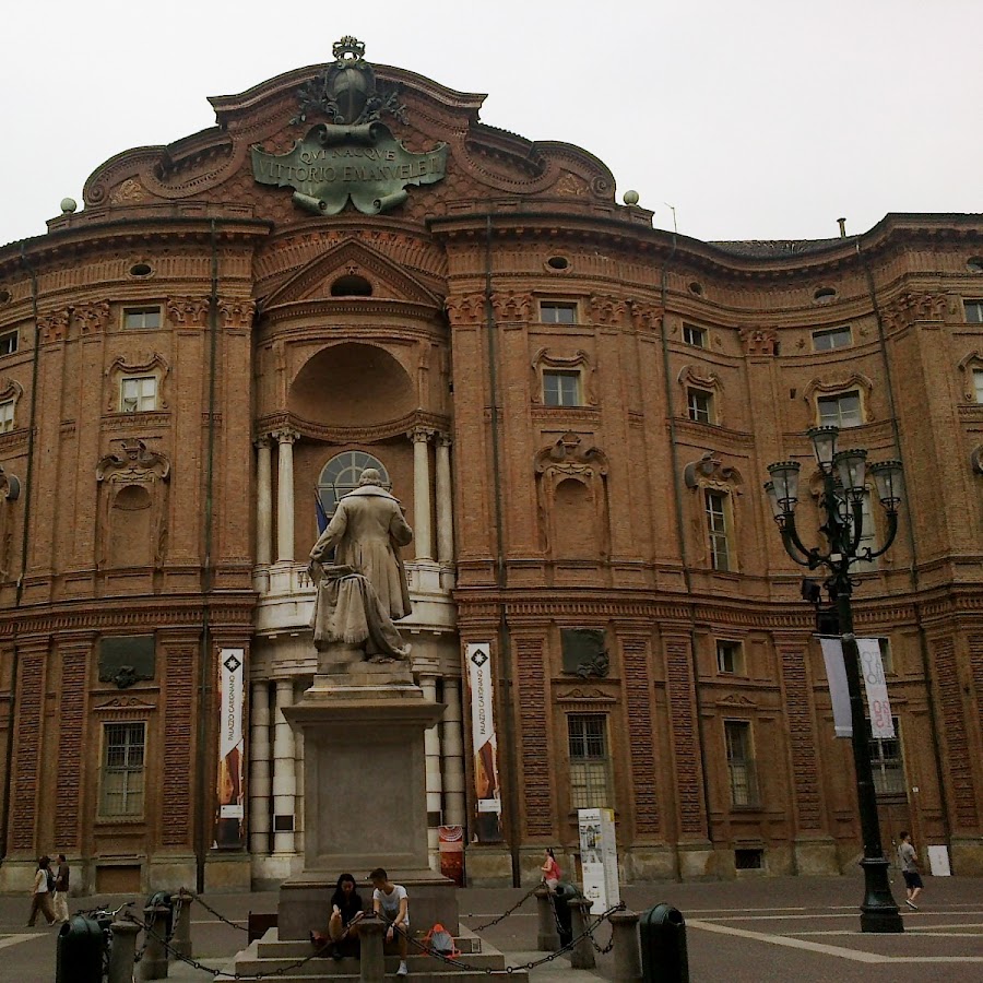 Piazza Carignano