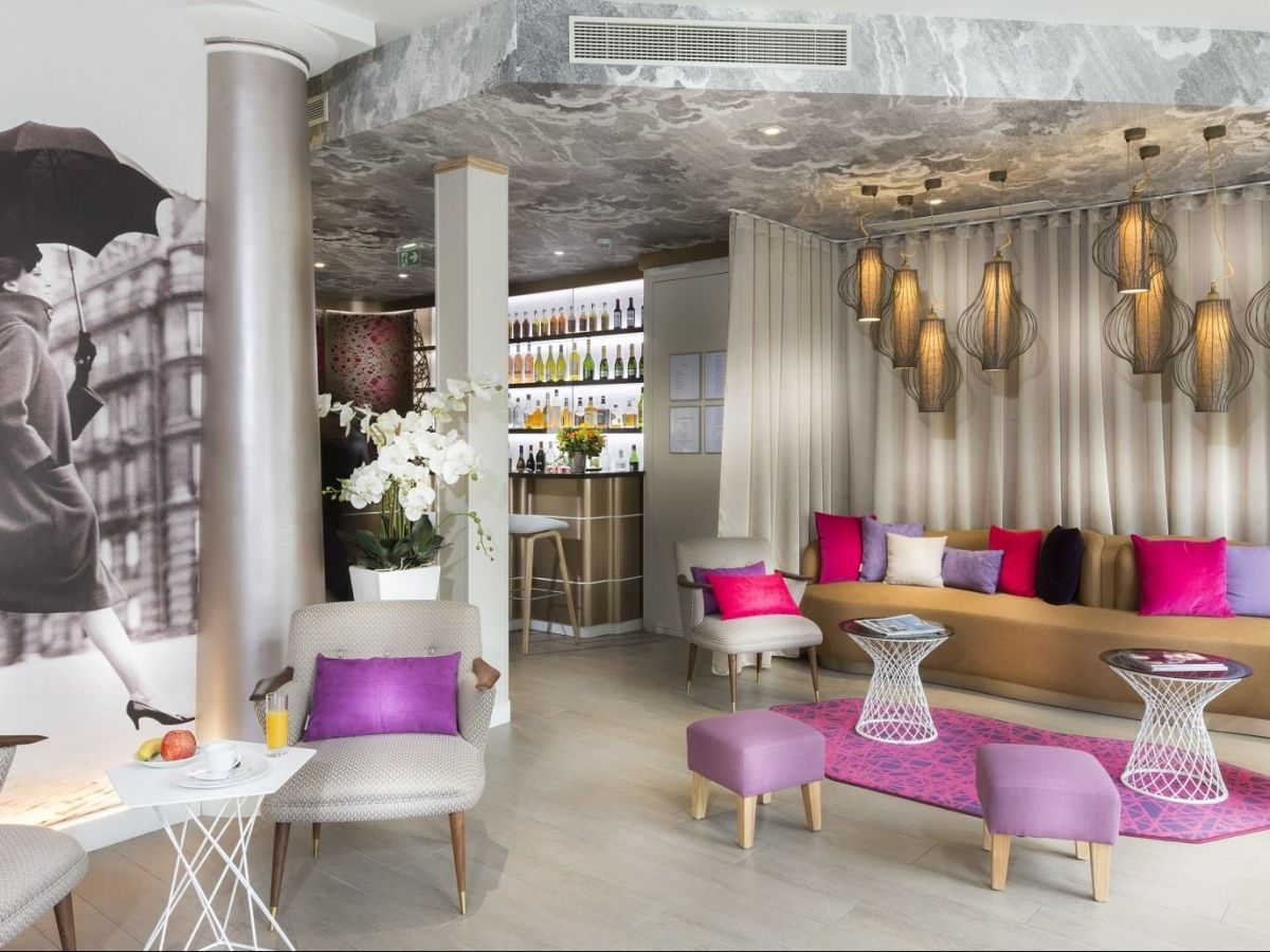 HOTEL EIFFEL SEGUR