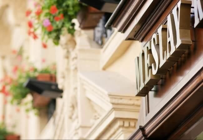 HÔTEL MESLAY RÉPUBLIQUE
