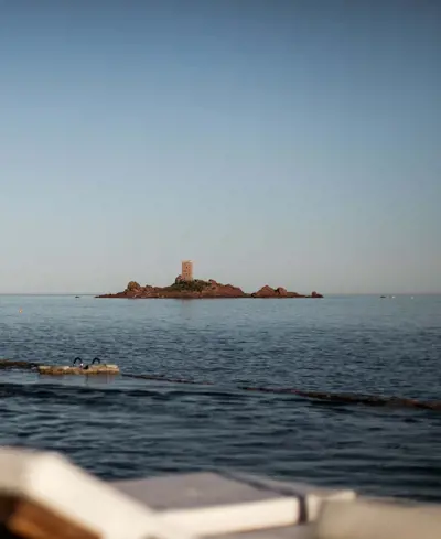 HÔTEL LES ROCHES ROUGES