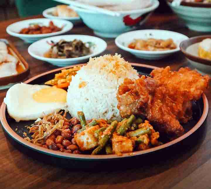 GambarNasi Campur Nusantara