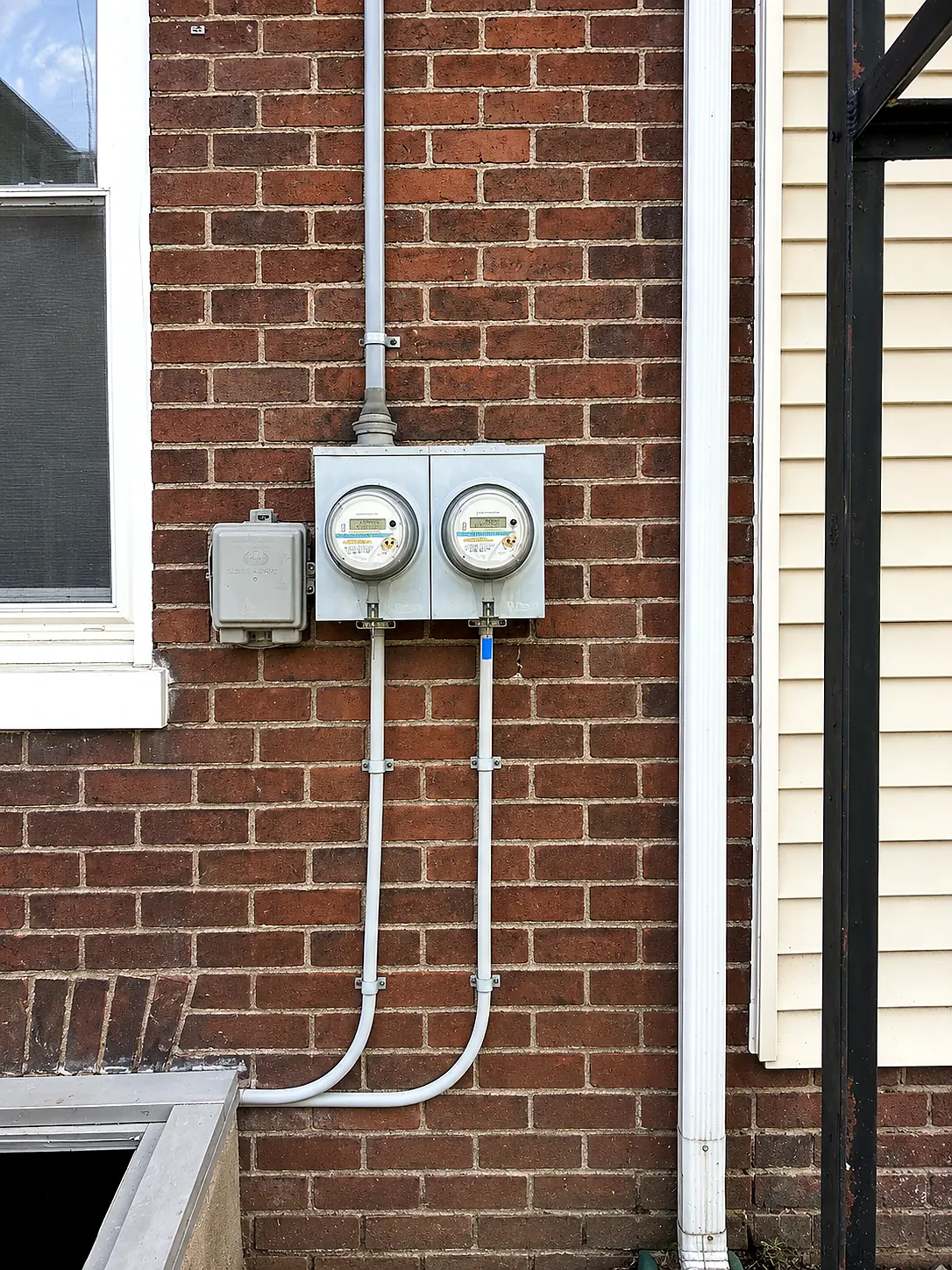 Multifamily electric meter bank