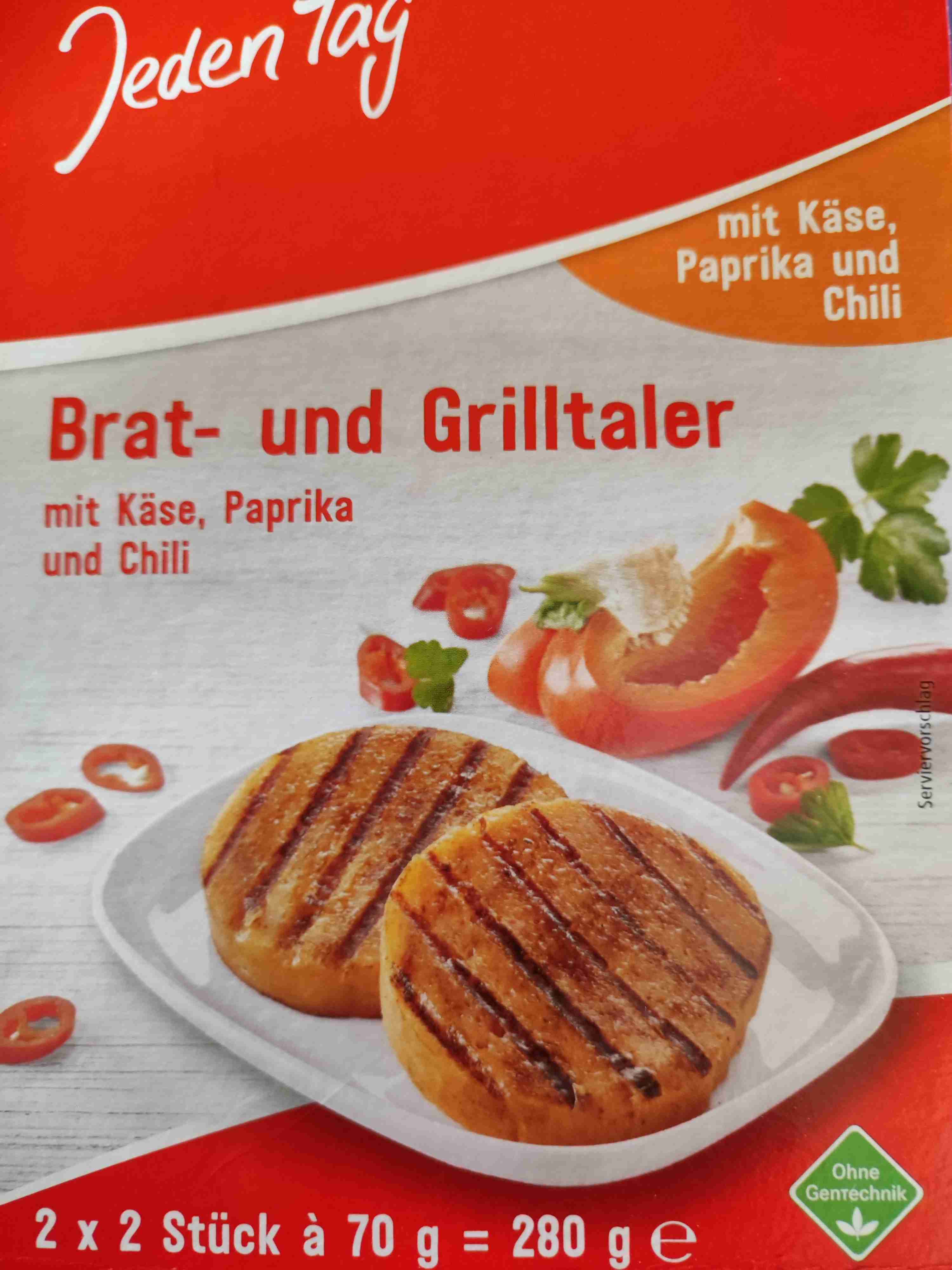 Brat- und Grilltaler mit Käse, Paprika und Chili