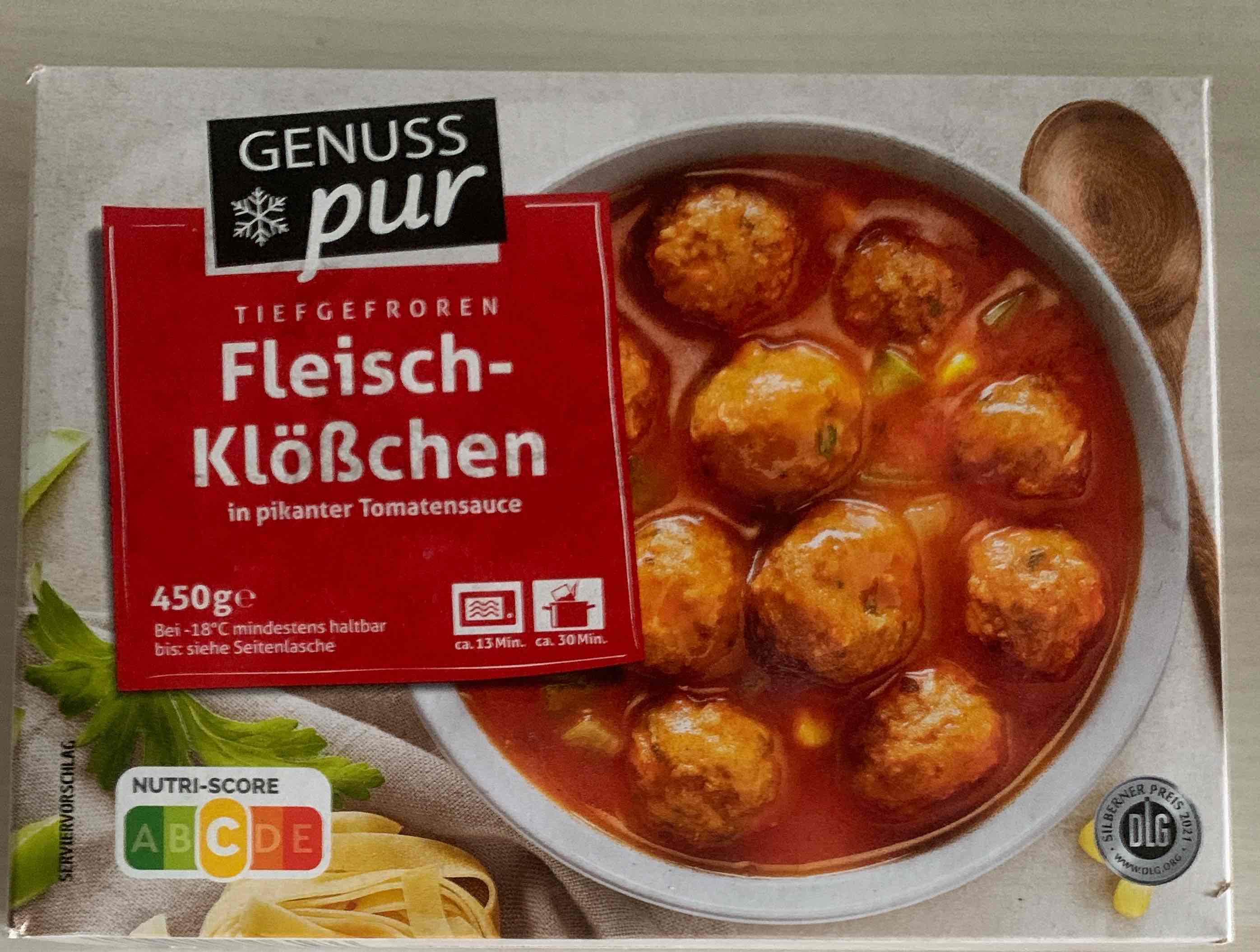 Fleisch Klößchen in pikanter Tomatensoße