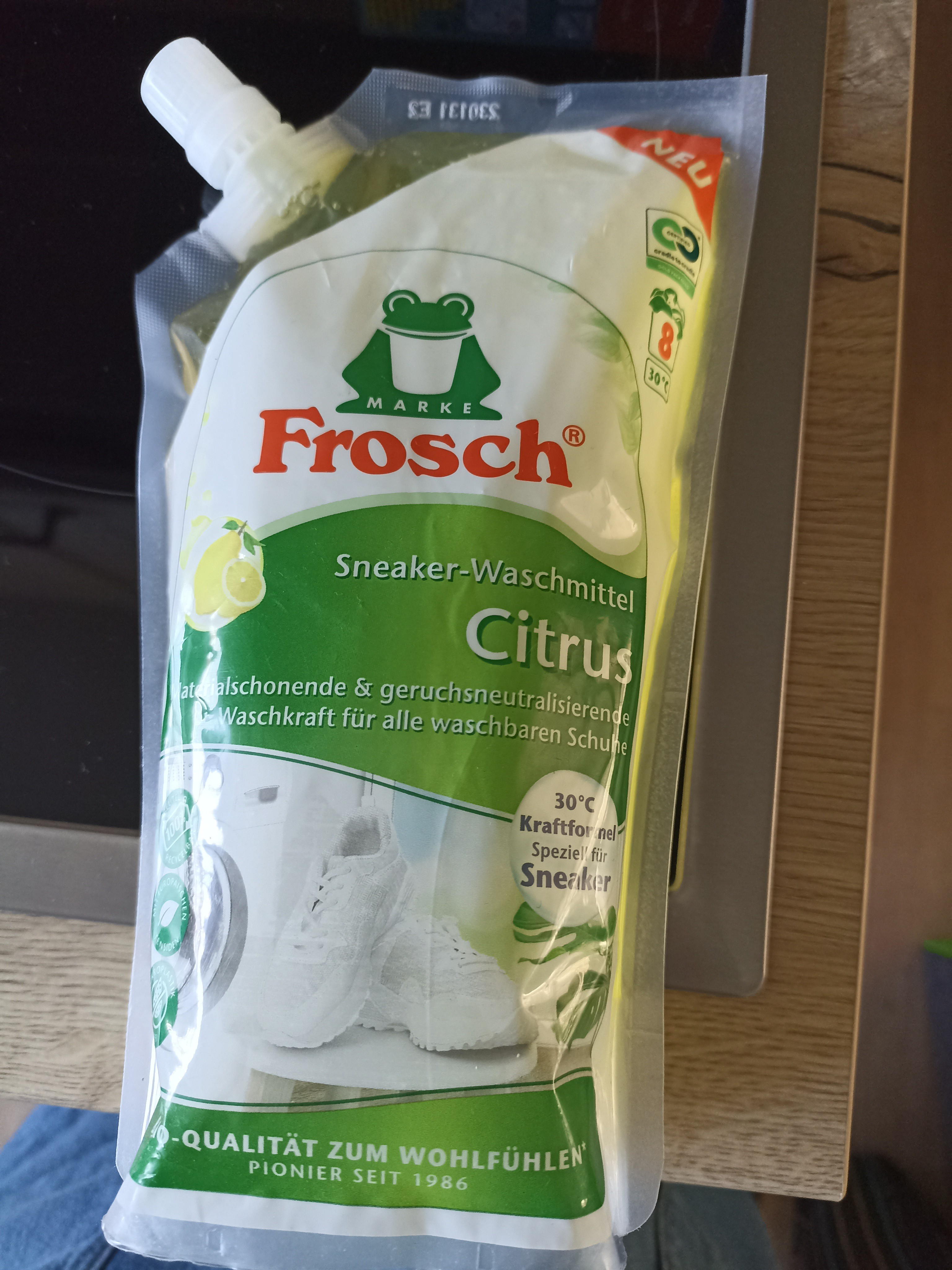 Sneaker-Waschmittel
