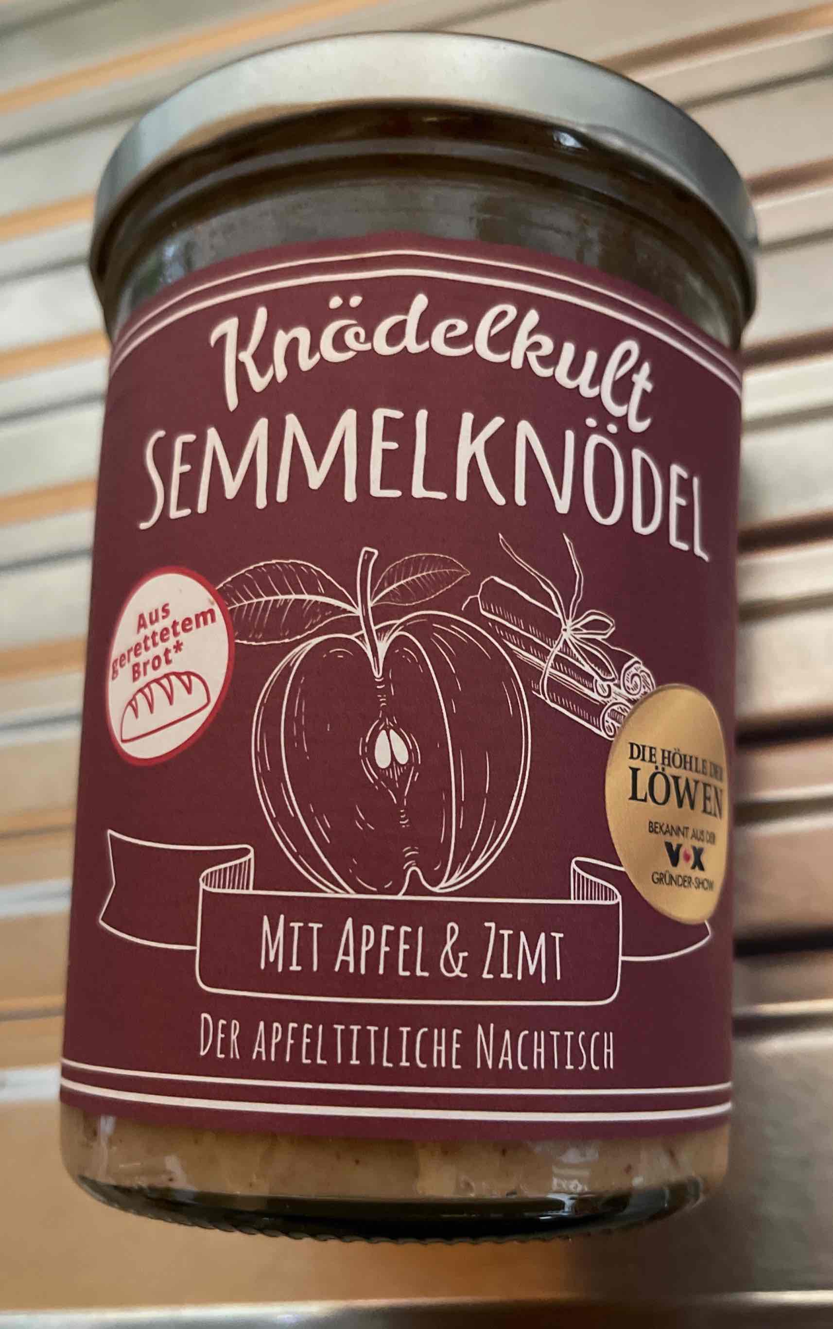 Semmelknödel mit Apfel & Zimt