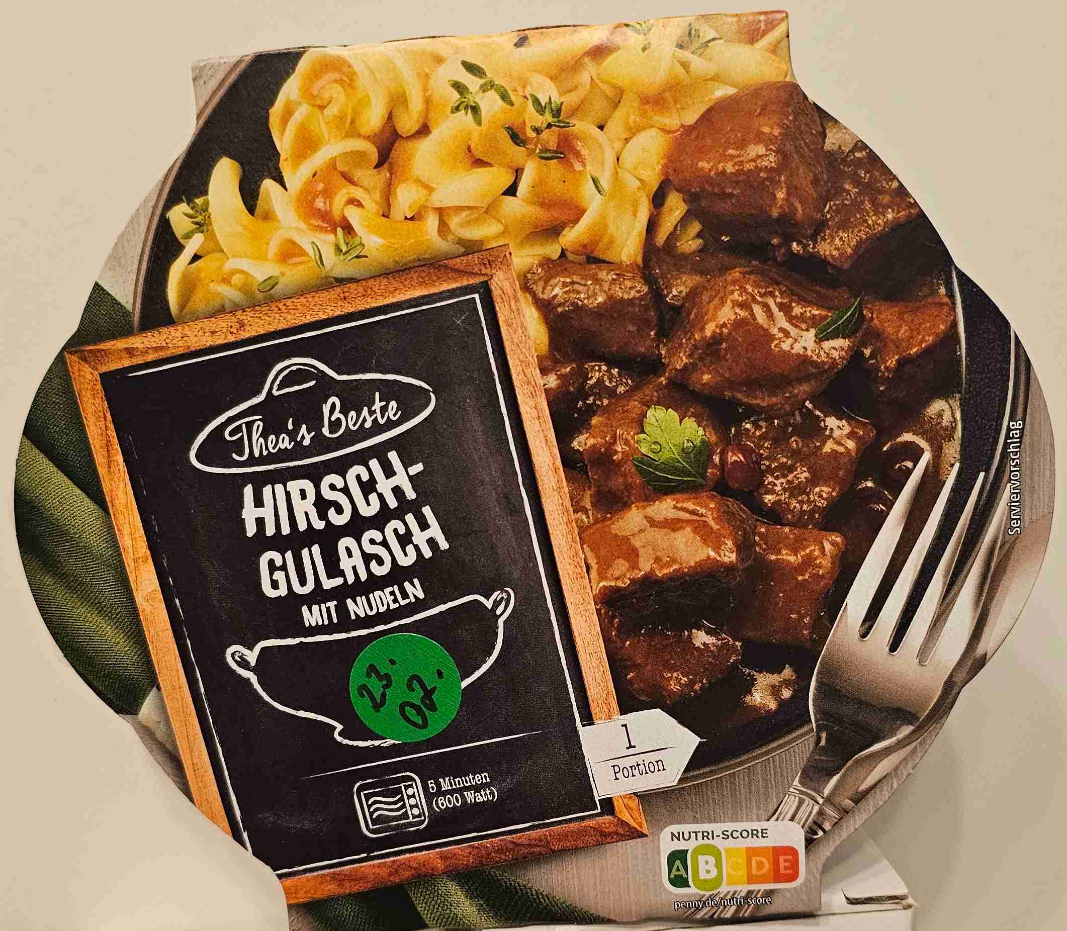 Hirschgulasch mit Nudeln