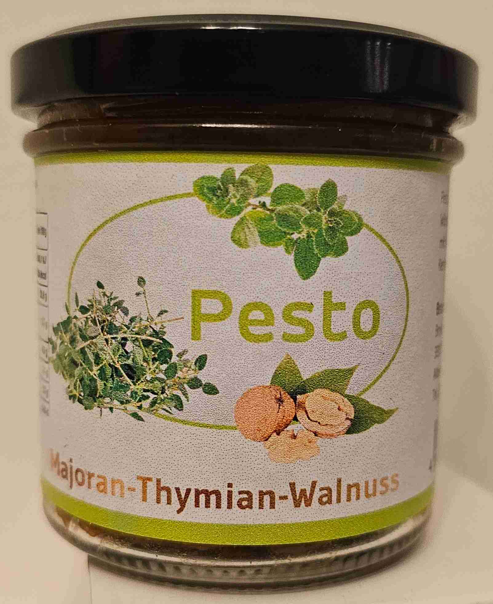 Majoran Thymian Walnuss Pesto