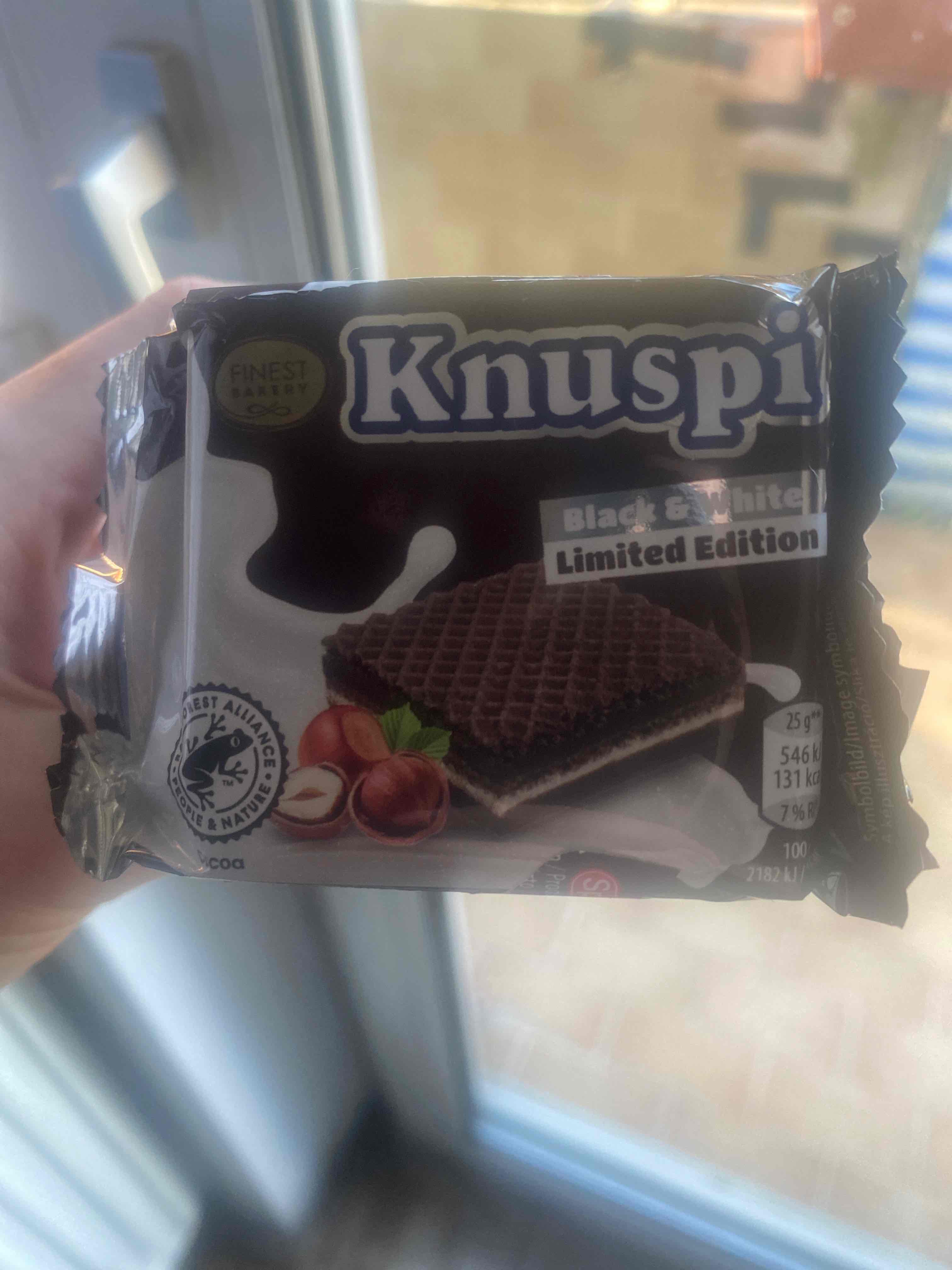 Knuspi Black & White 