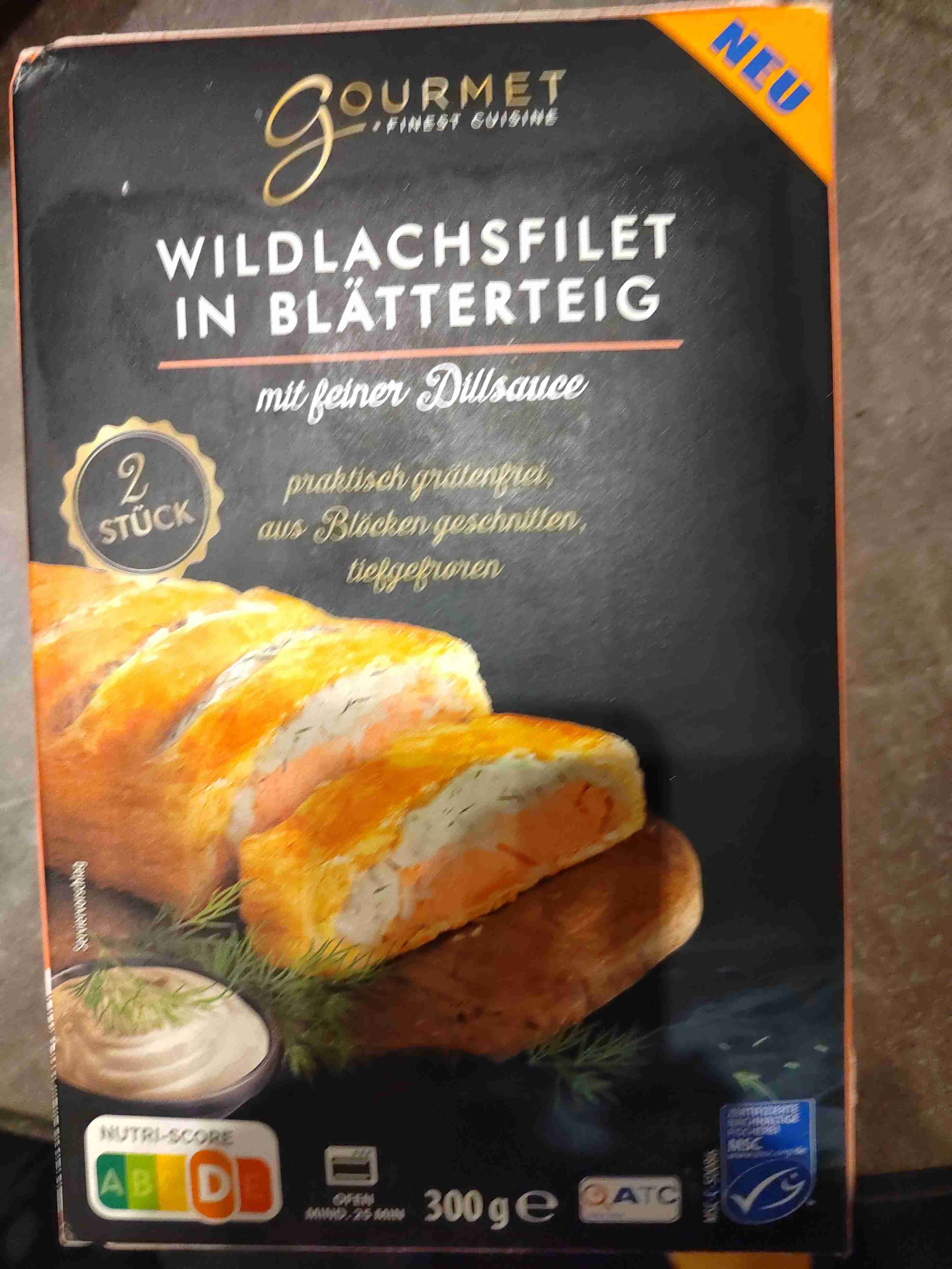 Wild Lachsfilet in Blätterteig