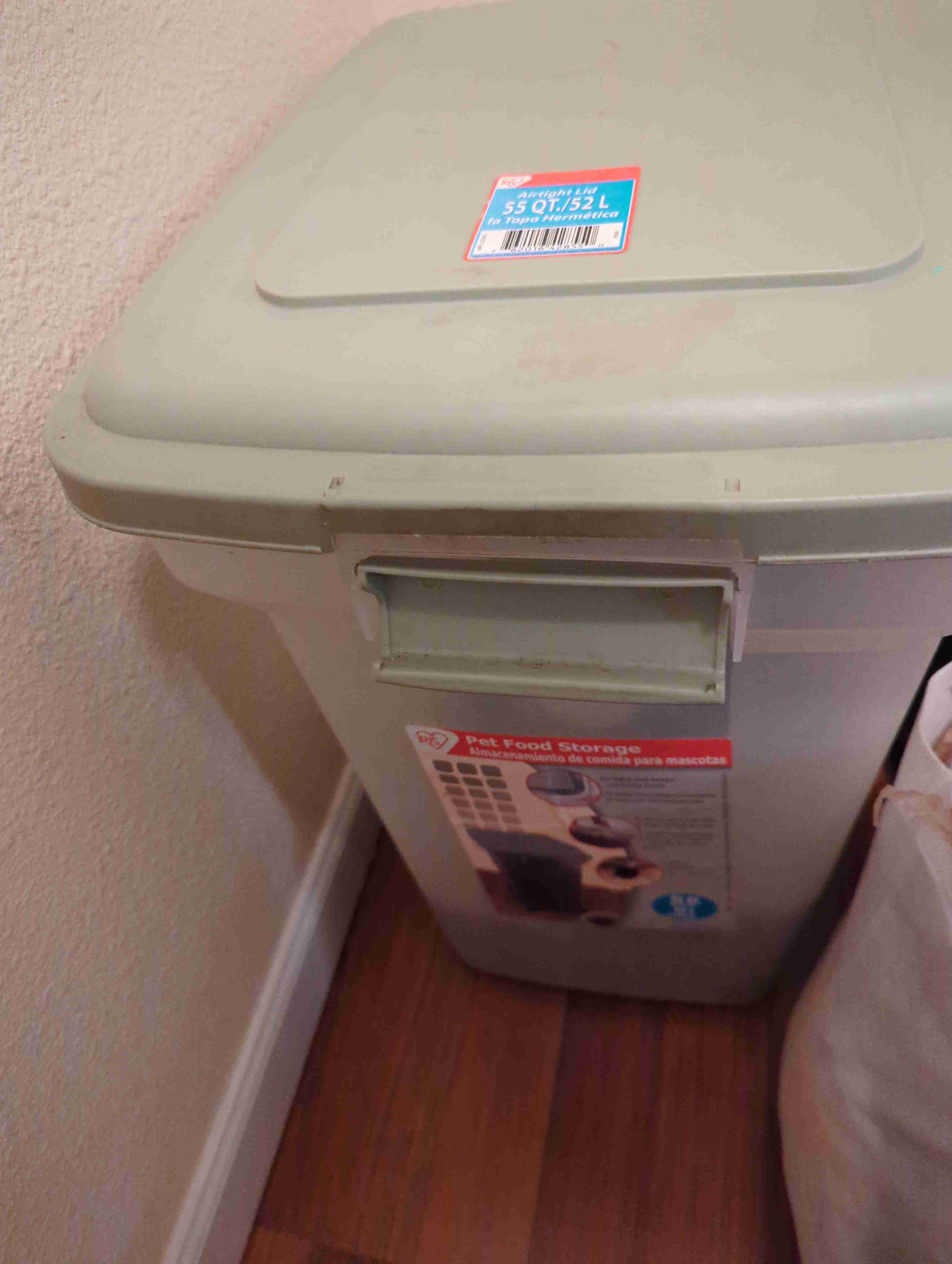 55 qt sealed container 