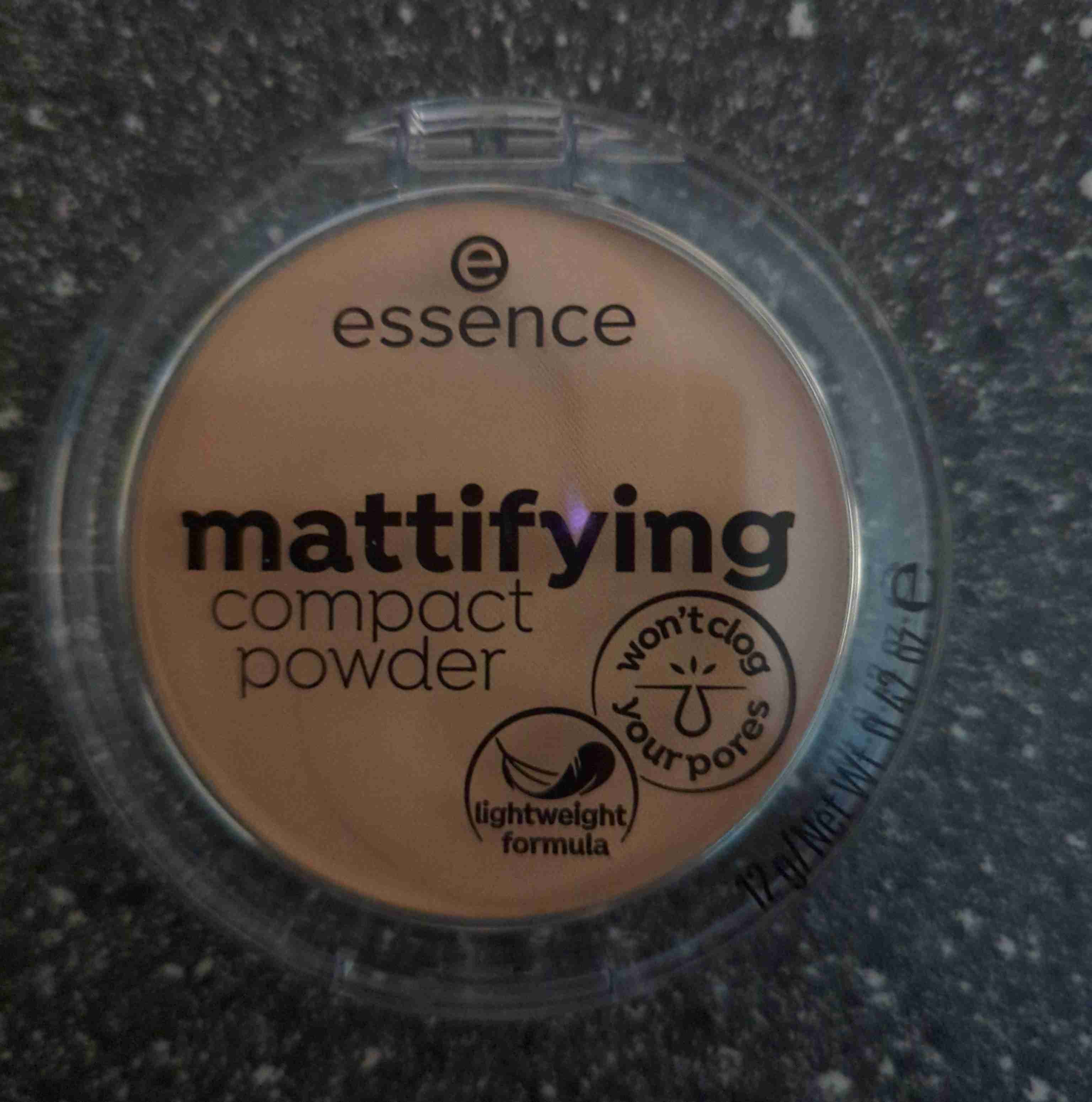 mattifying Compact Powder, 02 Soft Beige