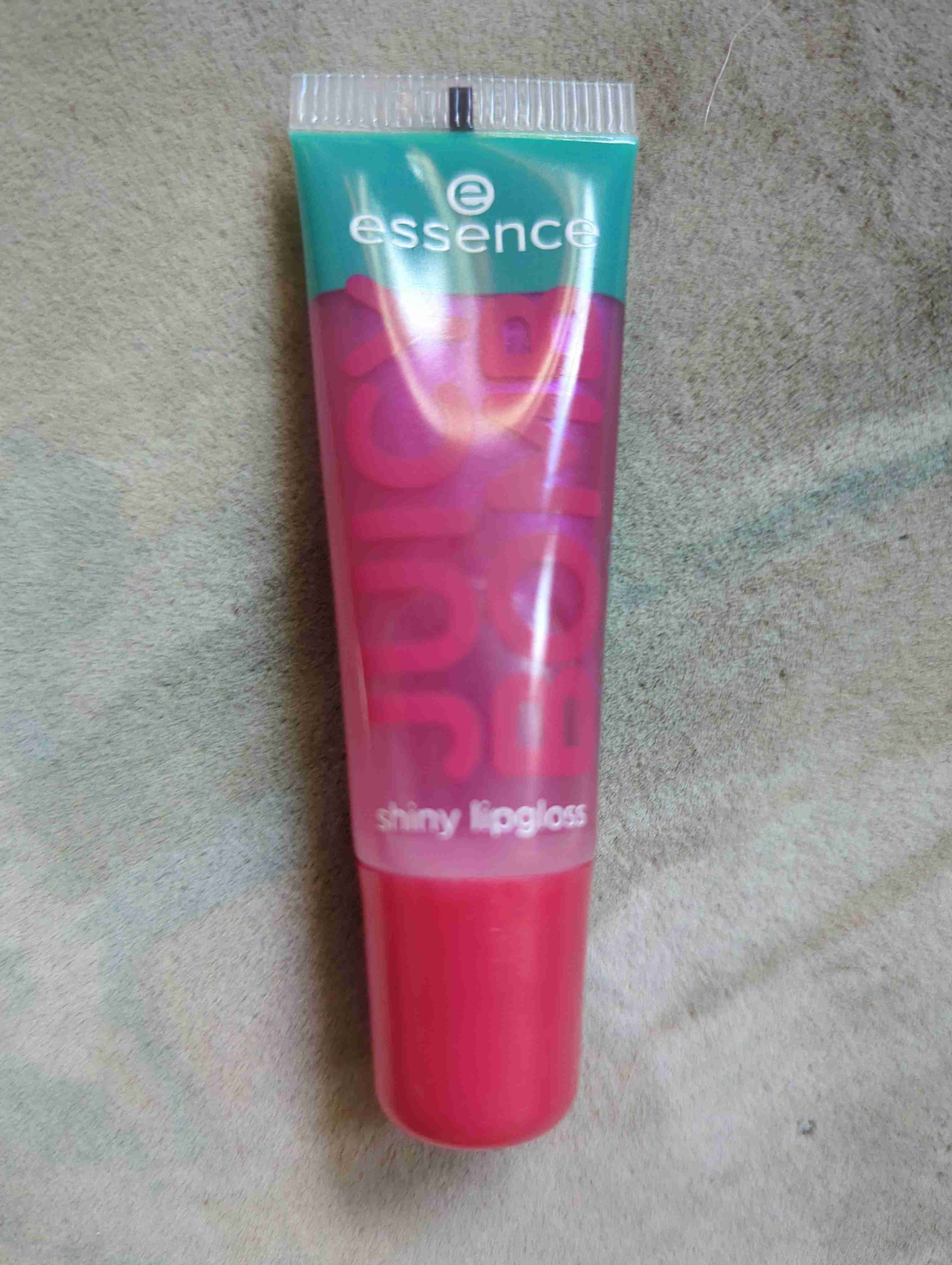 shiny lipgloss
