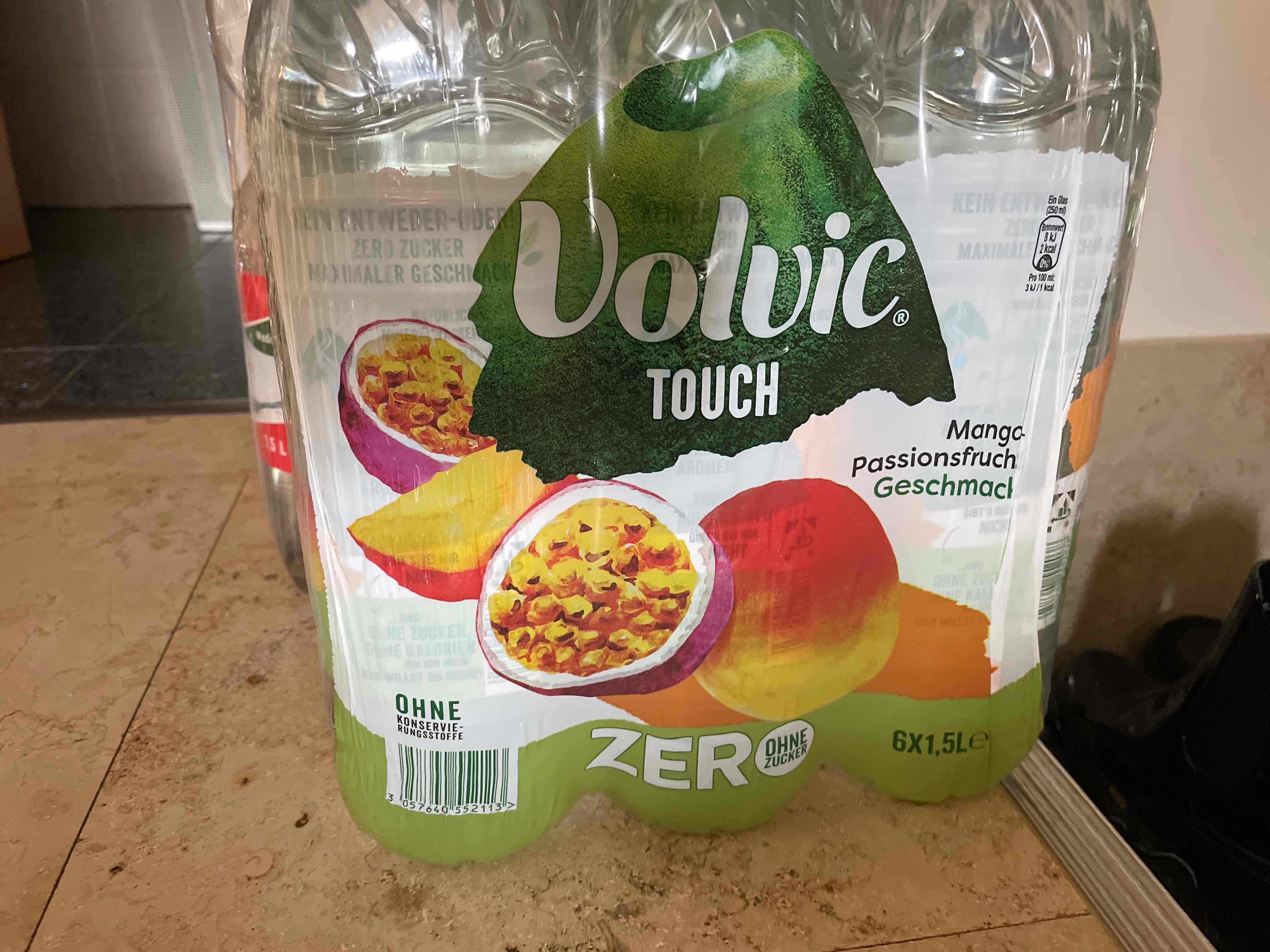 Mango Passionsfrucht Wasser