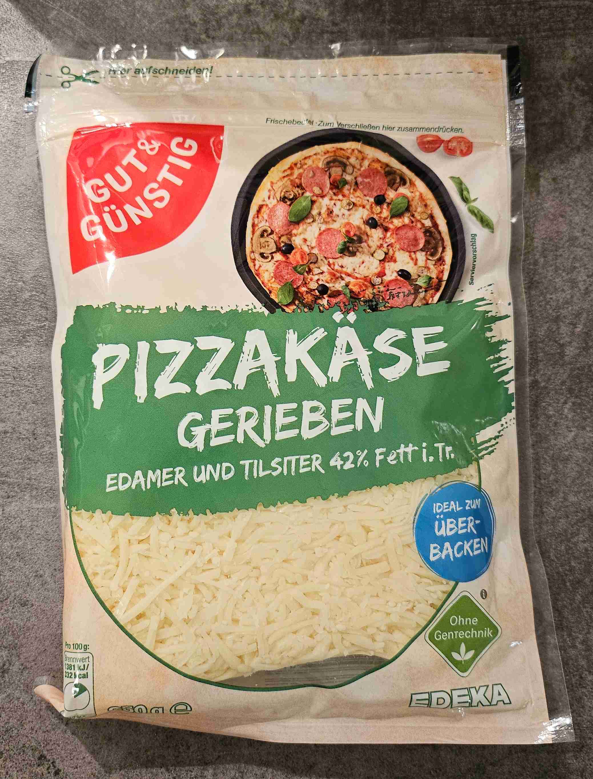 Pizzakäse gerieben 