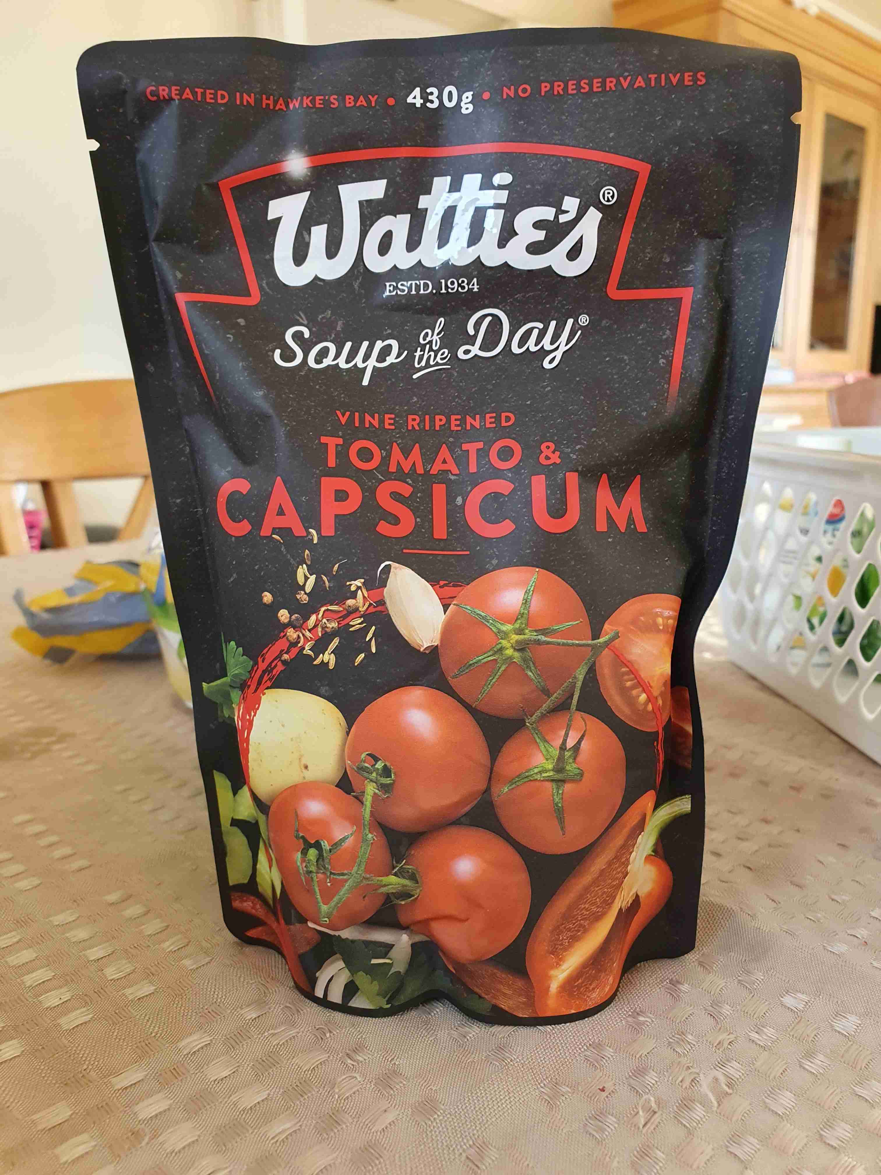 Tomato and capsicum soup