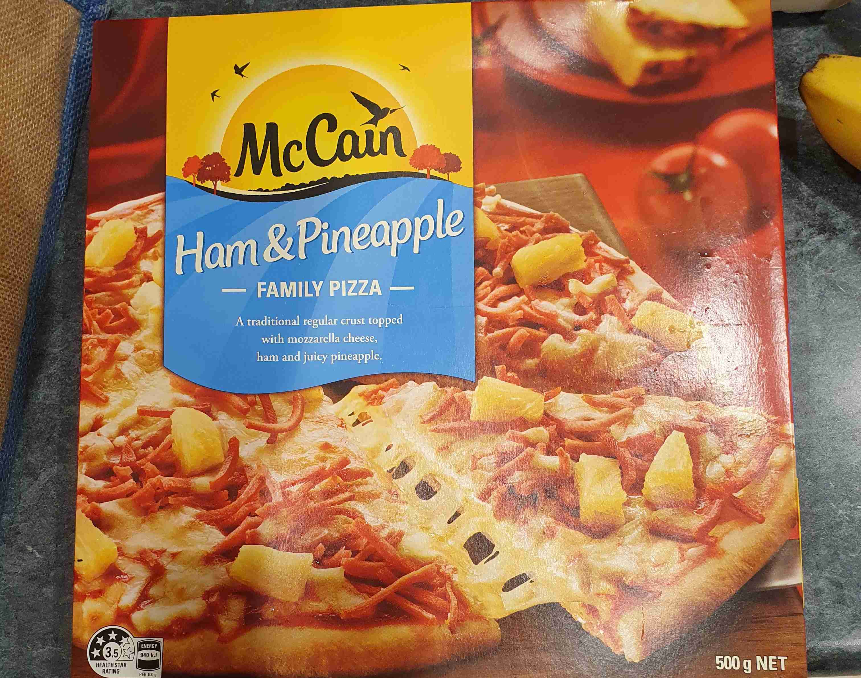 Ham and pineapple pizza