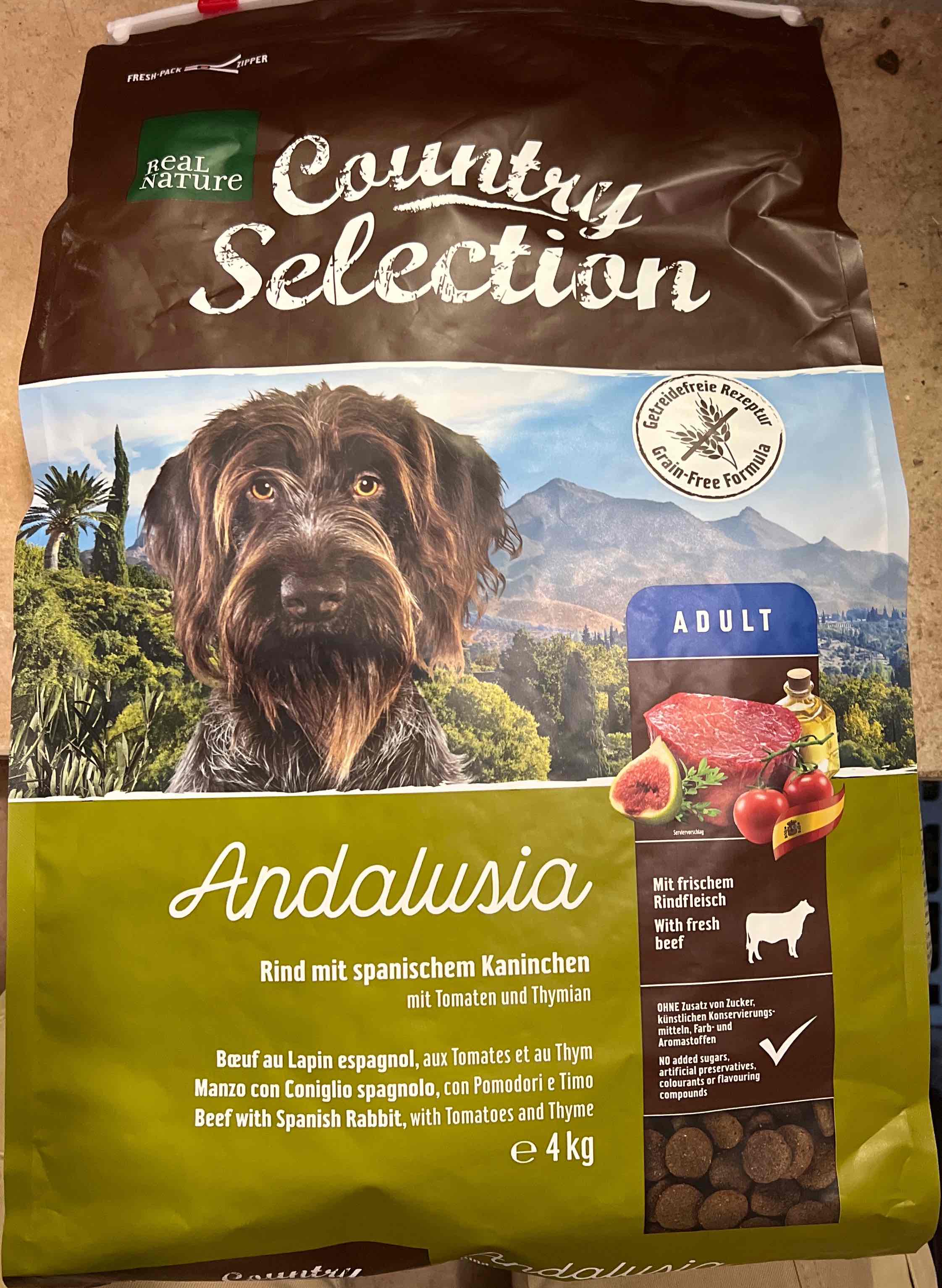 Andalusia Rind mit spanischem Kaninchen