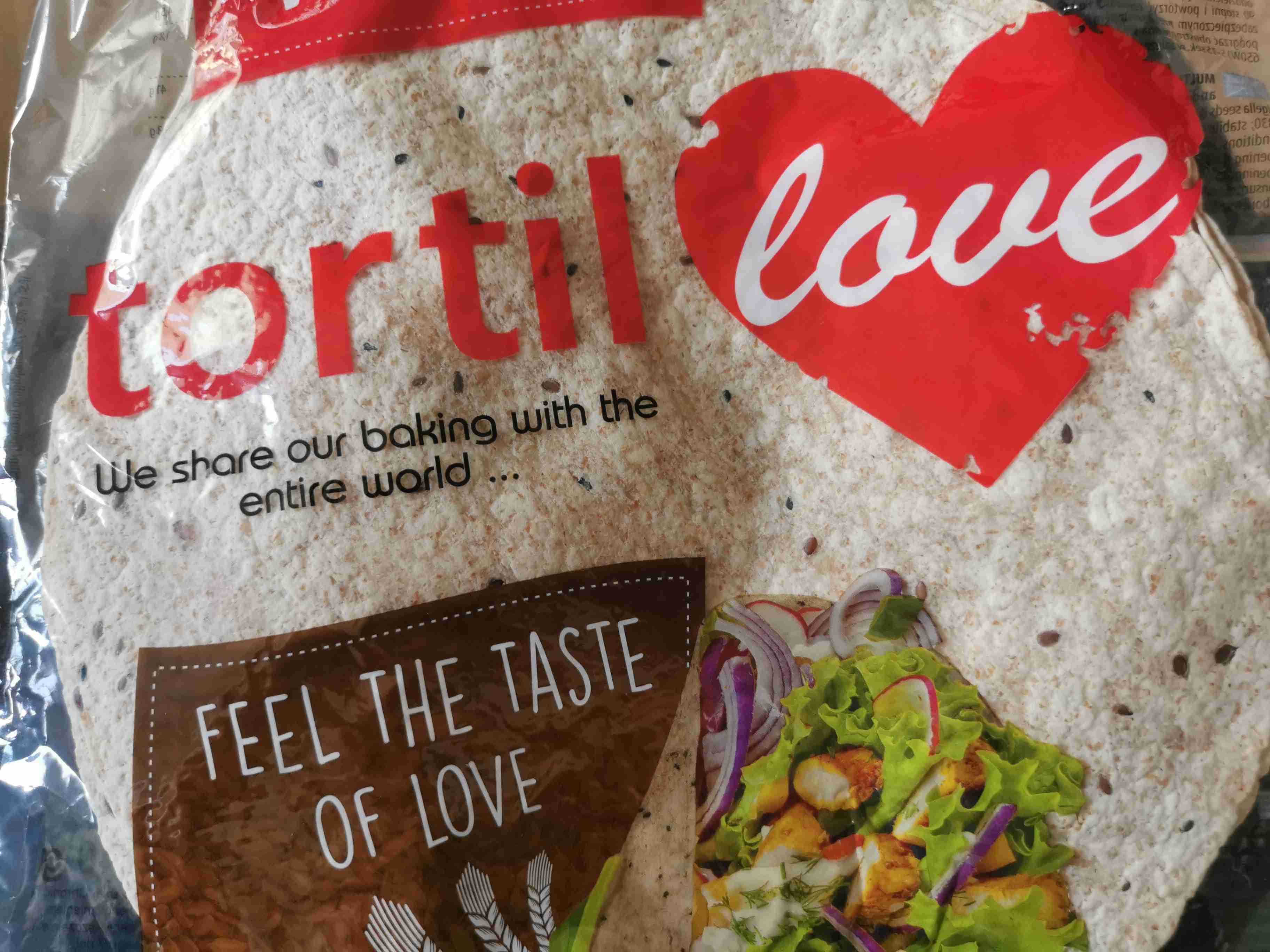 Tortilla pszenno-żytnja wieloziarnista z nasionami lnu i czarnuszką 