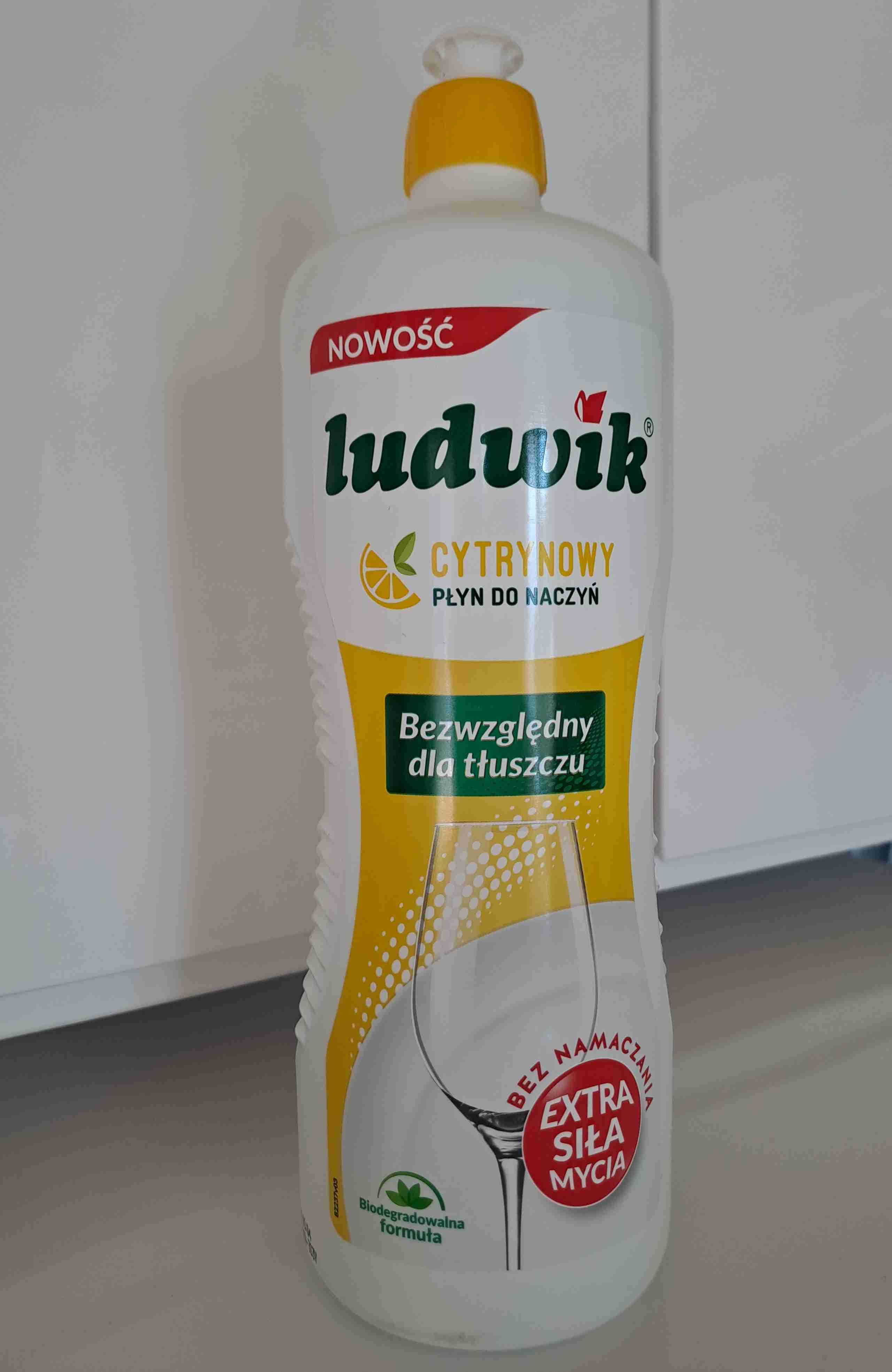 Cytrynowy płyn do naczyń