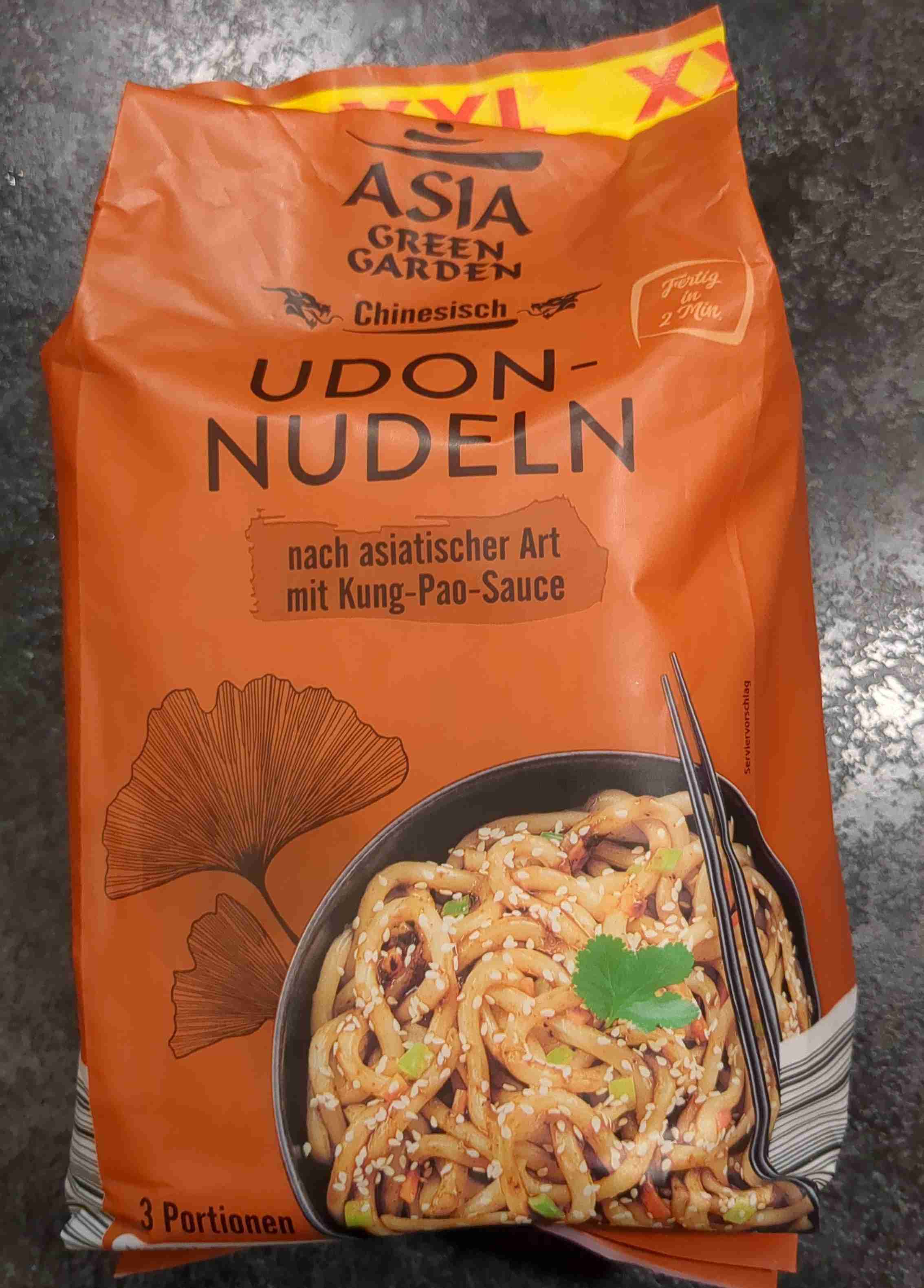 Udon Nudeln Kung Pao sauce 