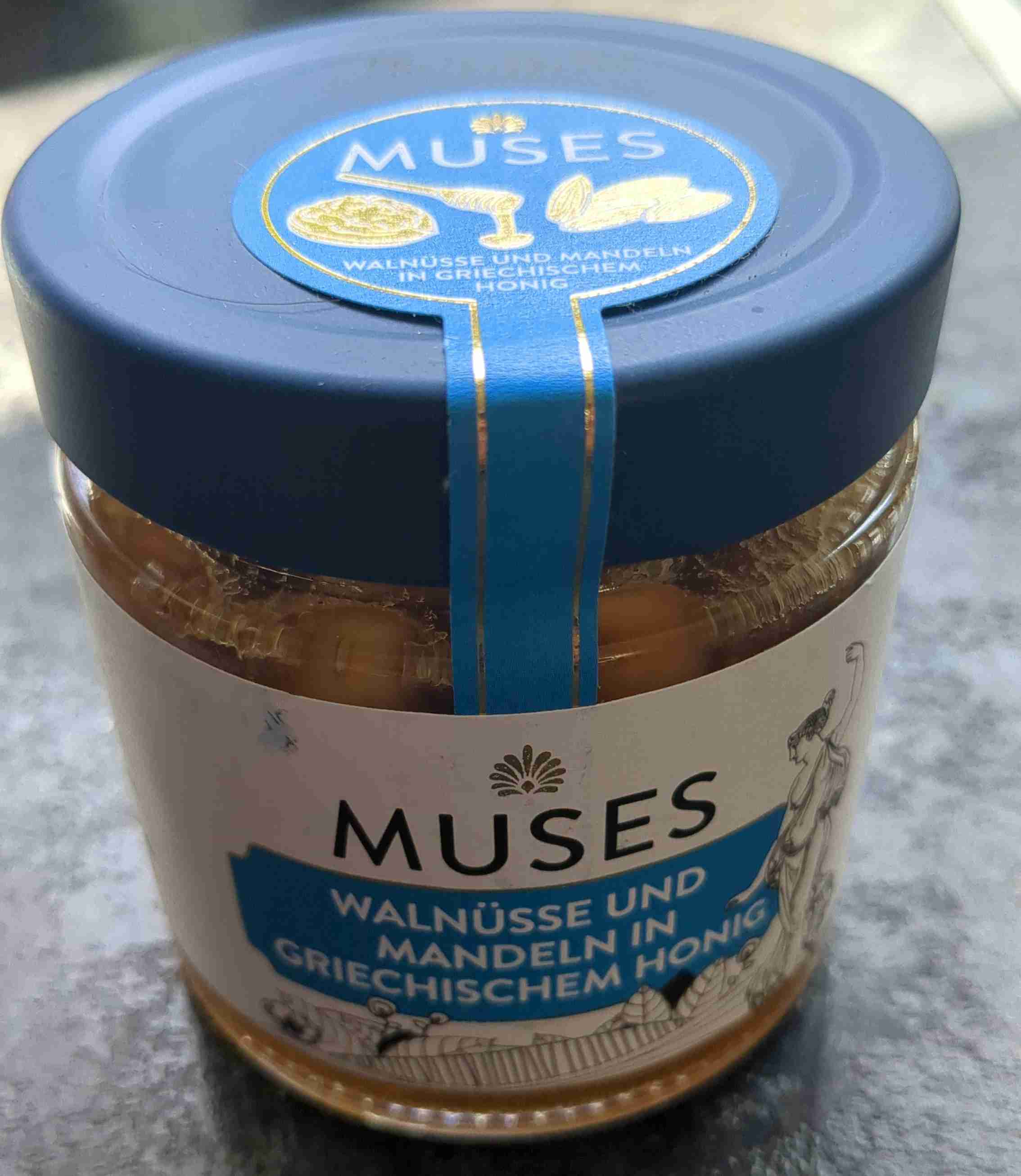 Honig mit Walnüsse und Mandeln 