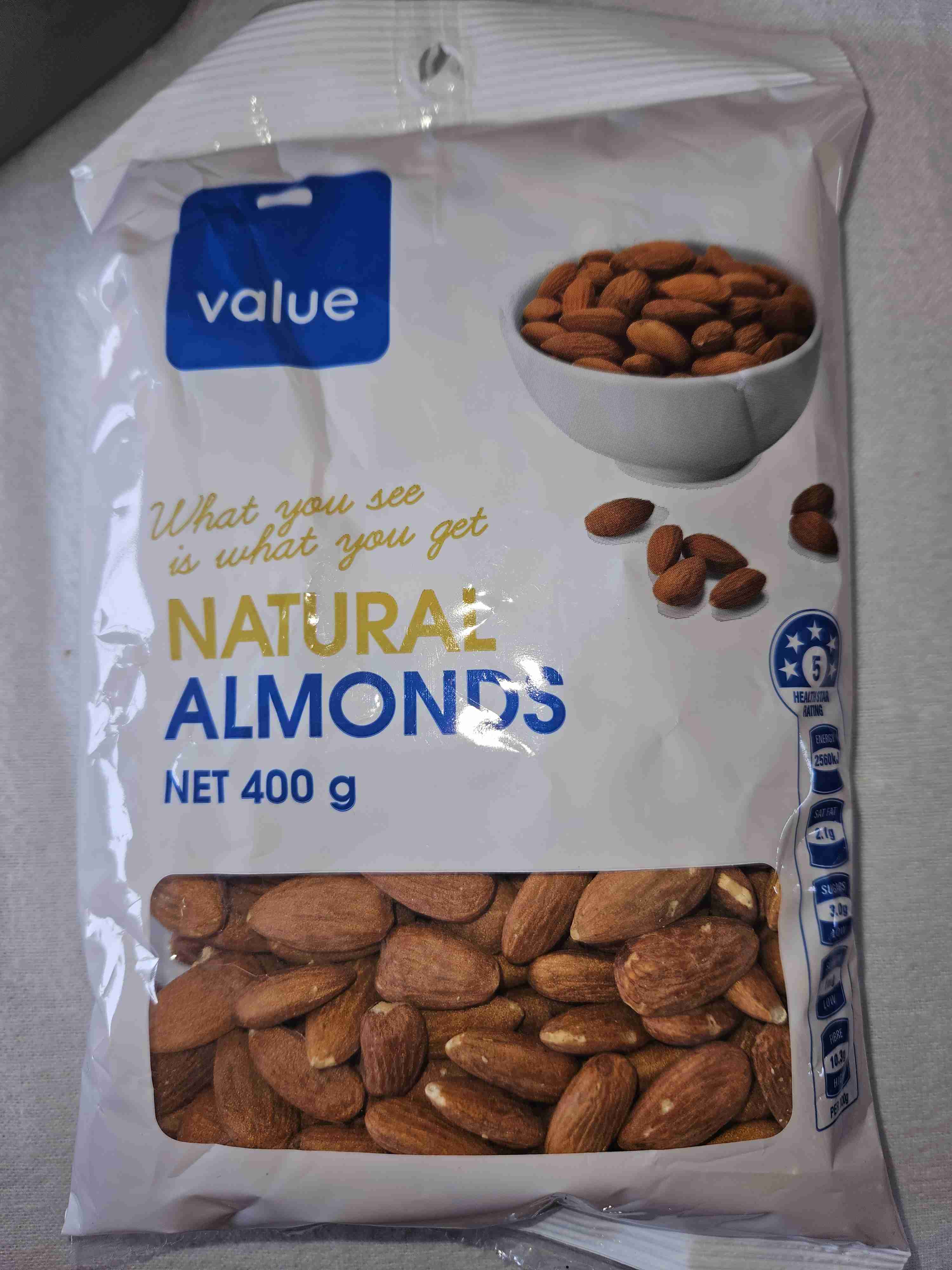 Natural almonds