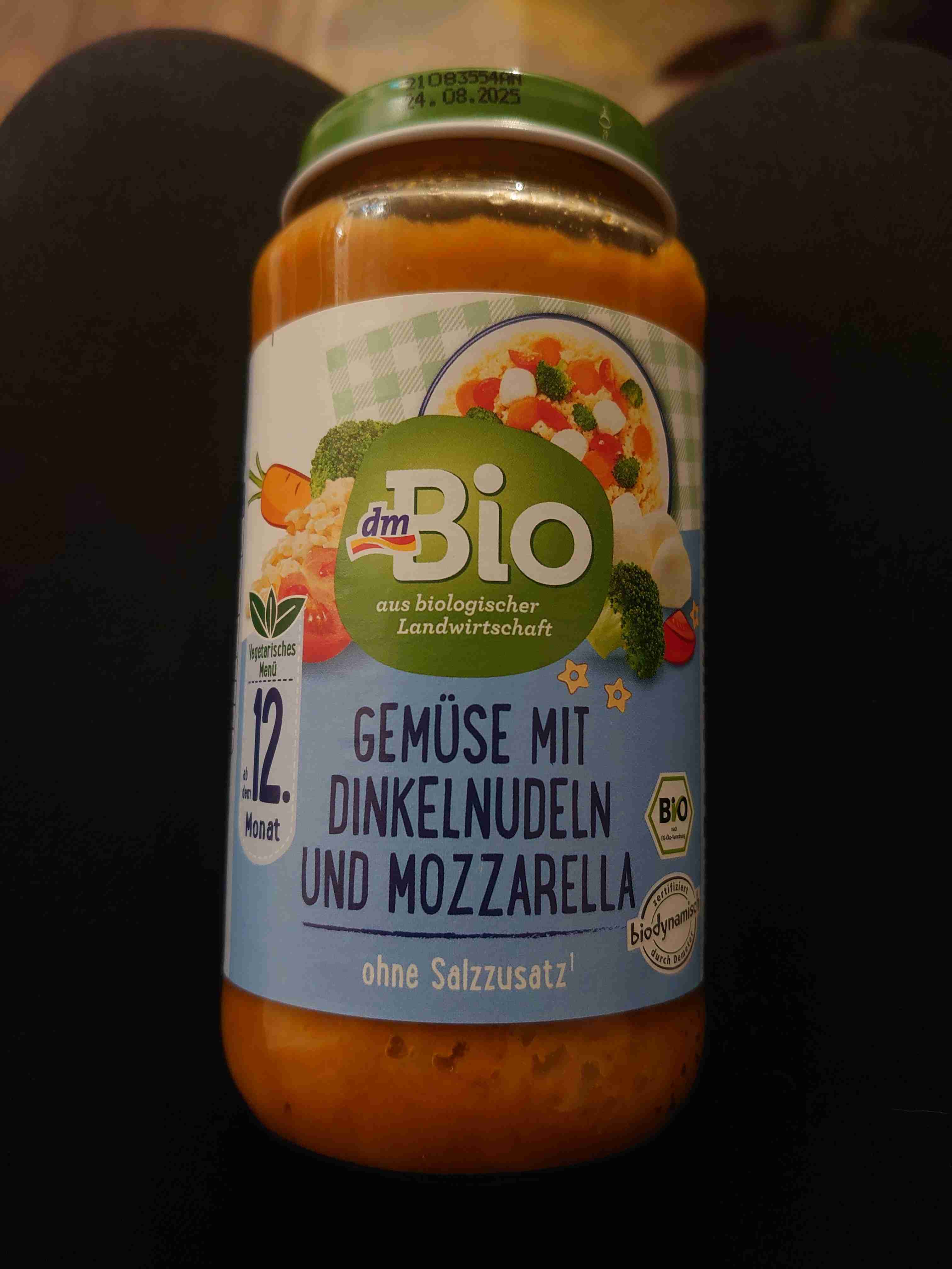 Gemüse mit Dinkelnudeln und Mozzarella