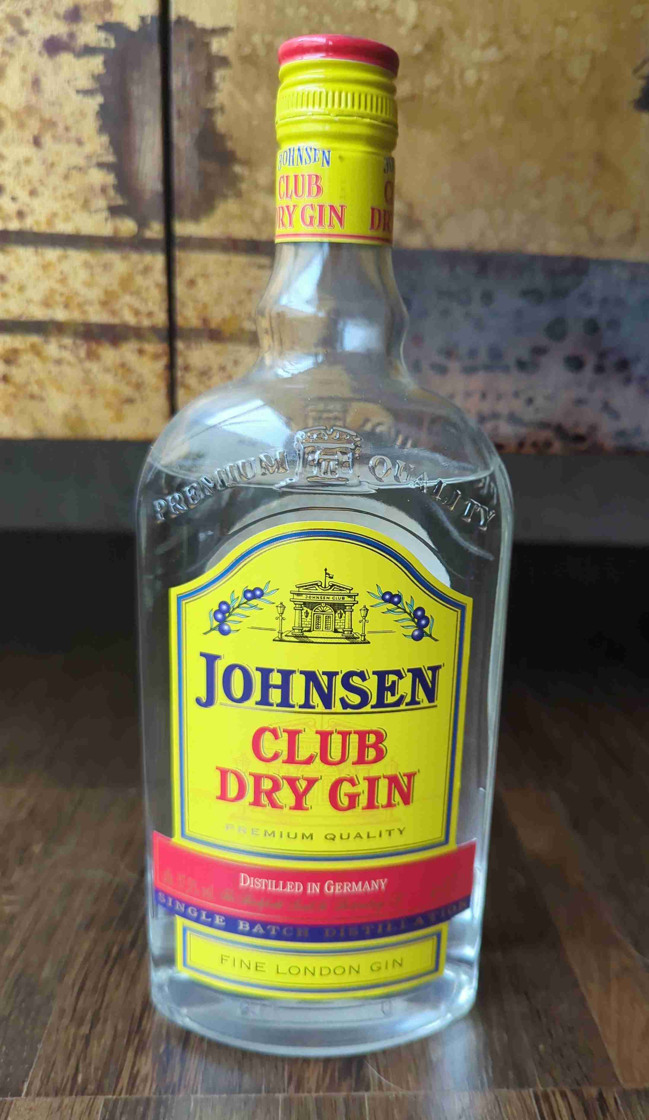 Club Dry Gin
