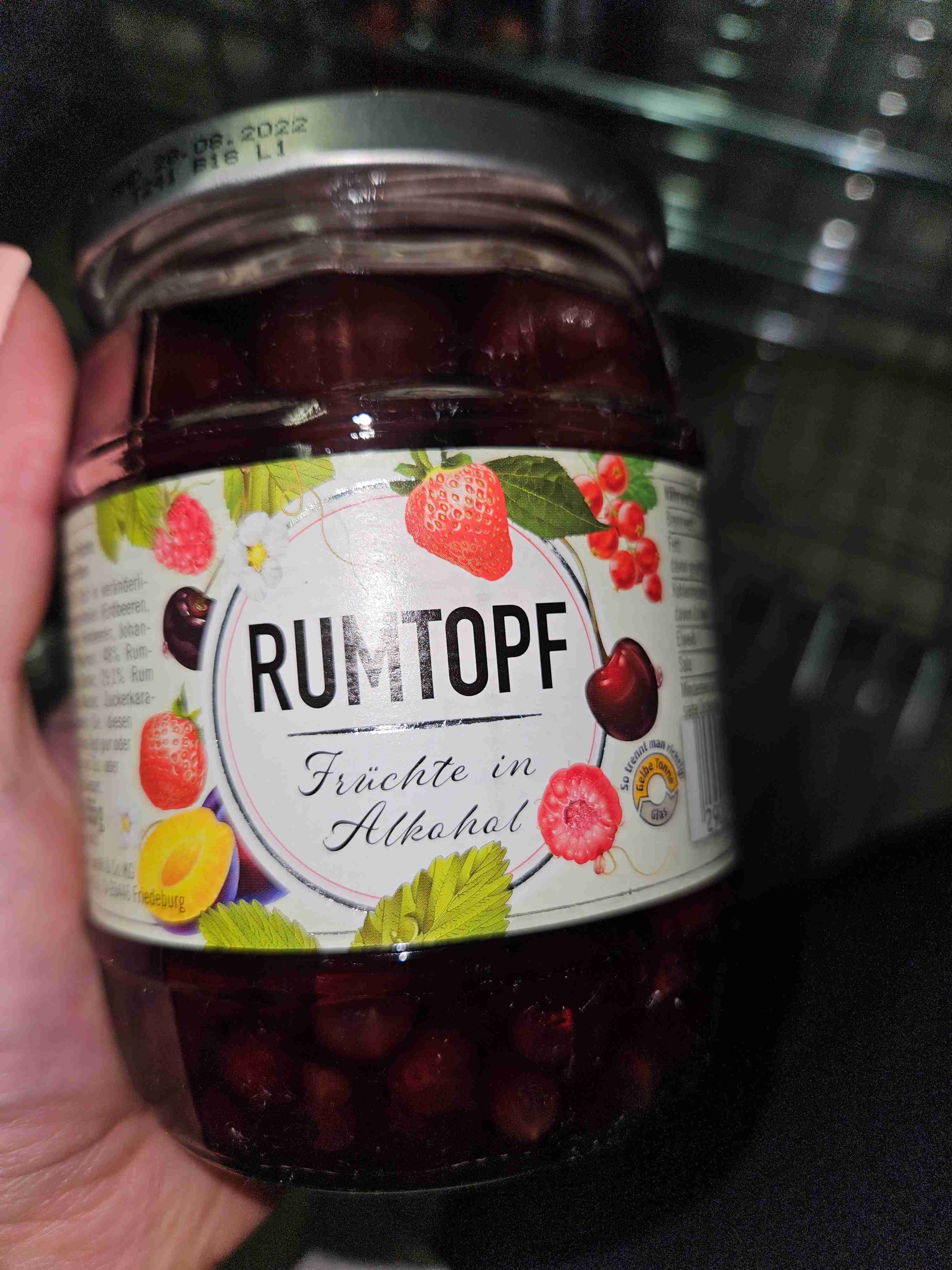 Rumtopf Früchte in Alkohol 