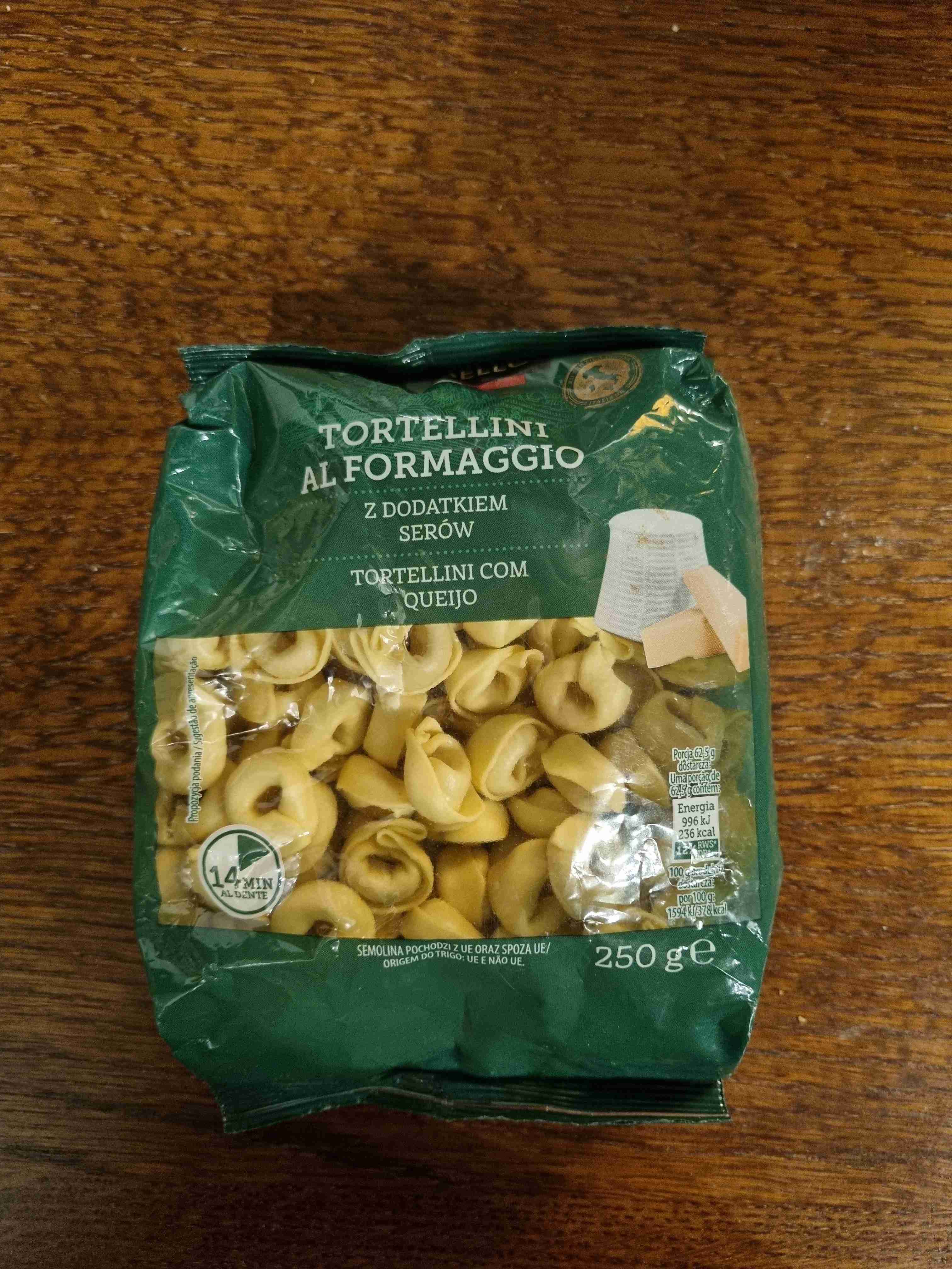 Tortellini suszone z dodatkiem serów 