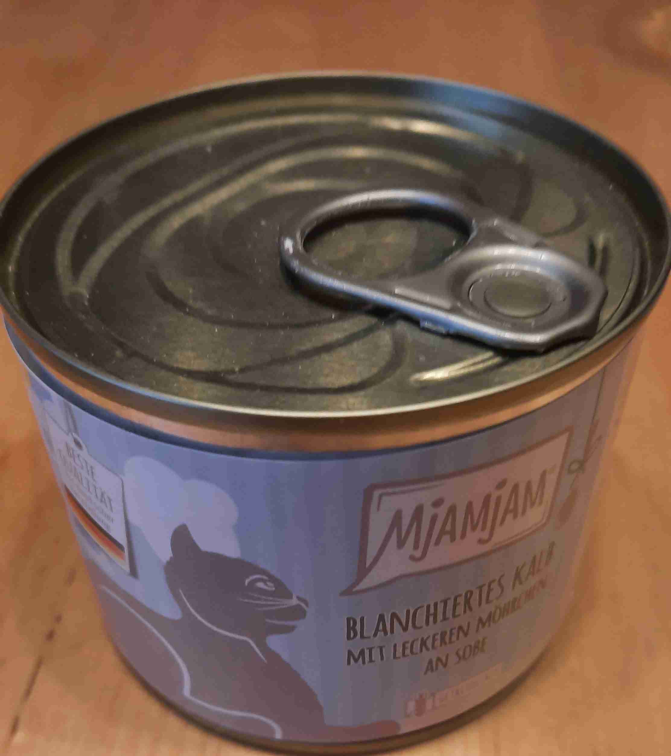 Blanchiertes Kalb mit leckeren Möhrchen an Sauce