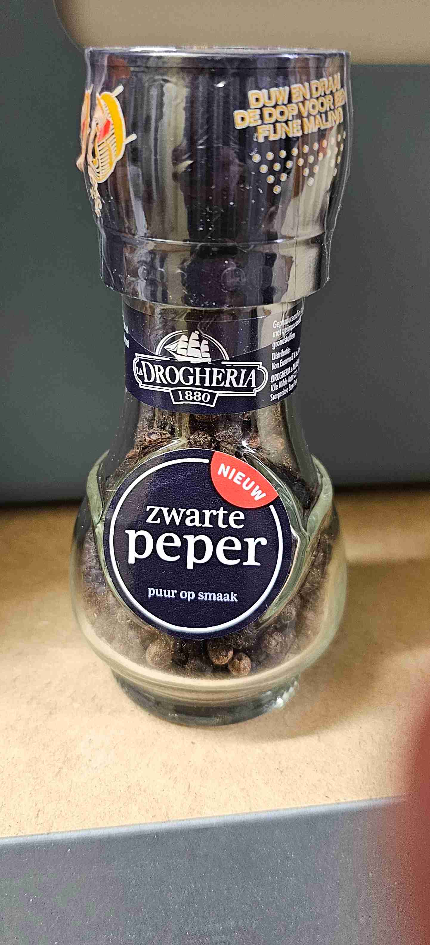Zwarte peper molen