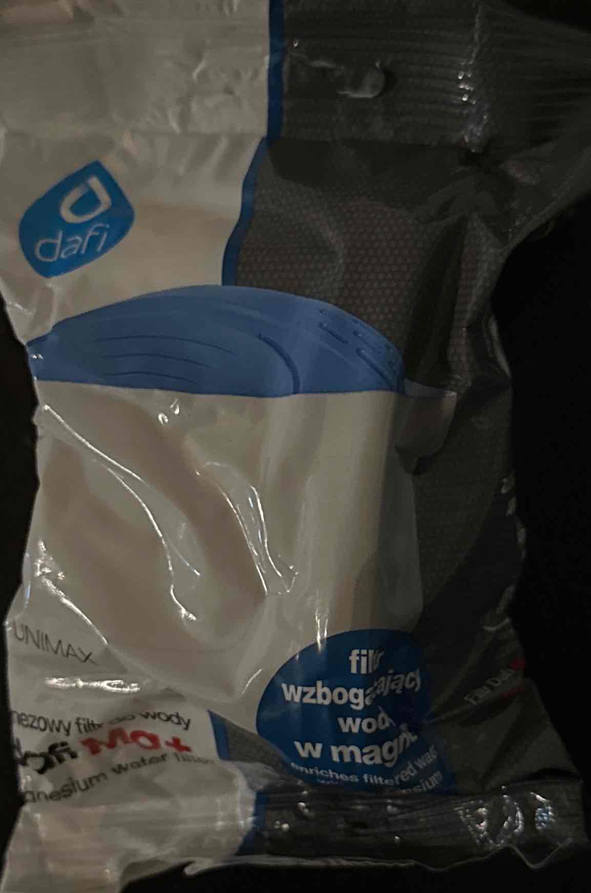 Wkład filtrujacy z magneem