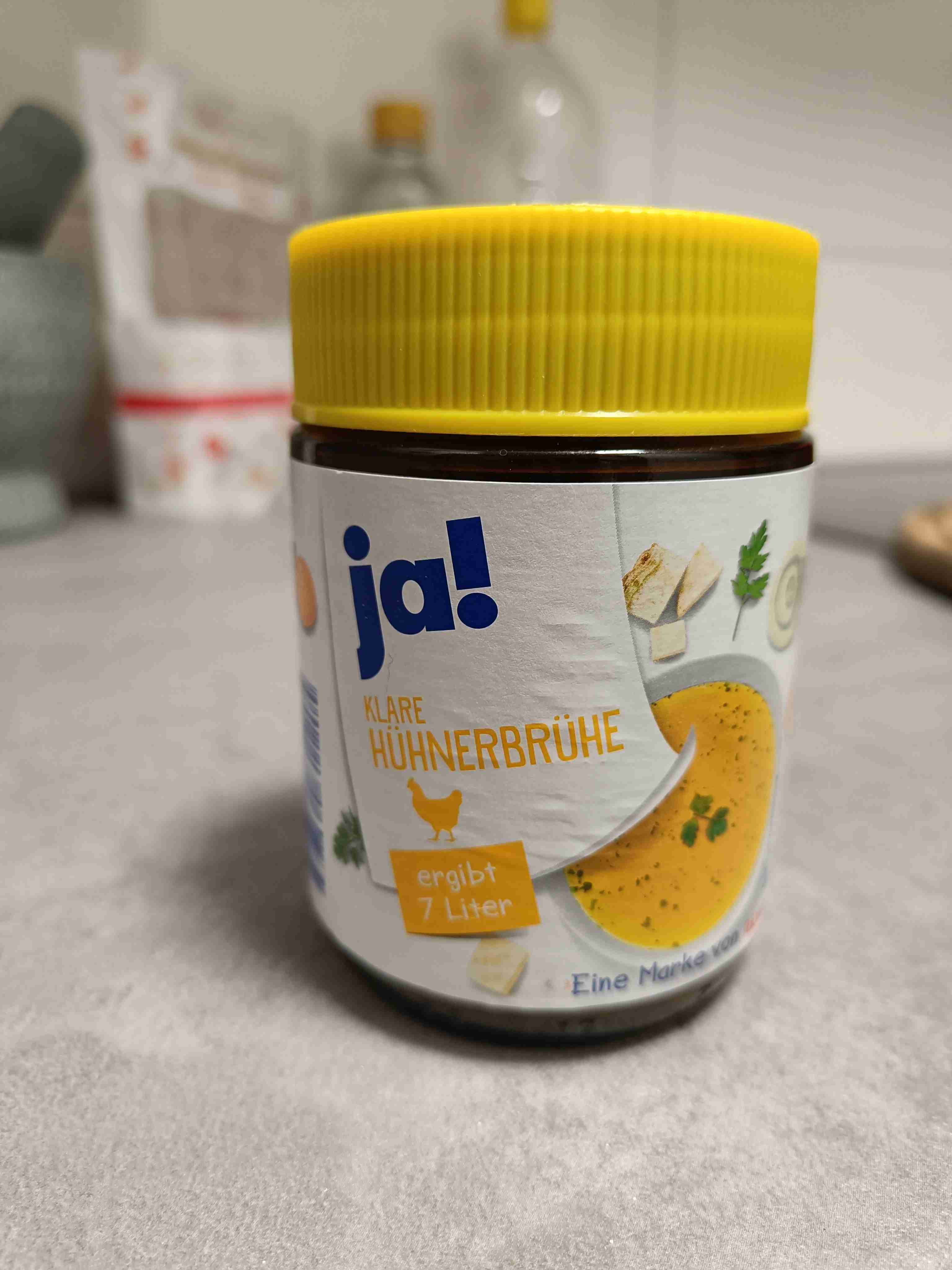 Klare Hühnerbrühe
