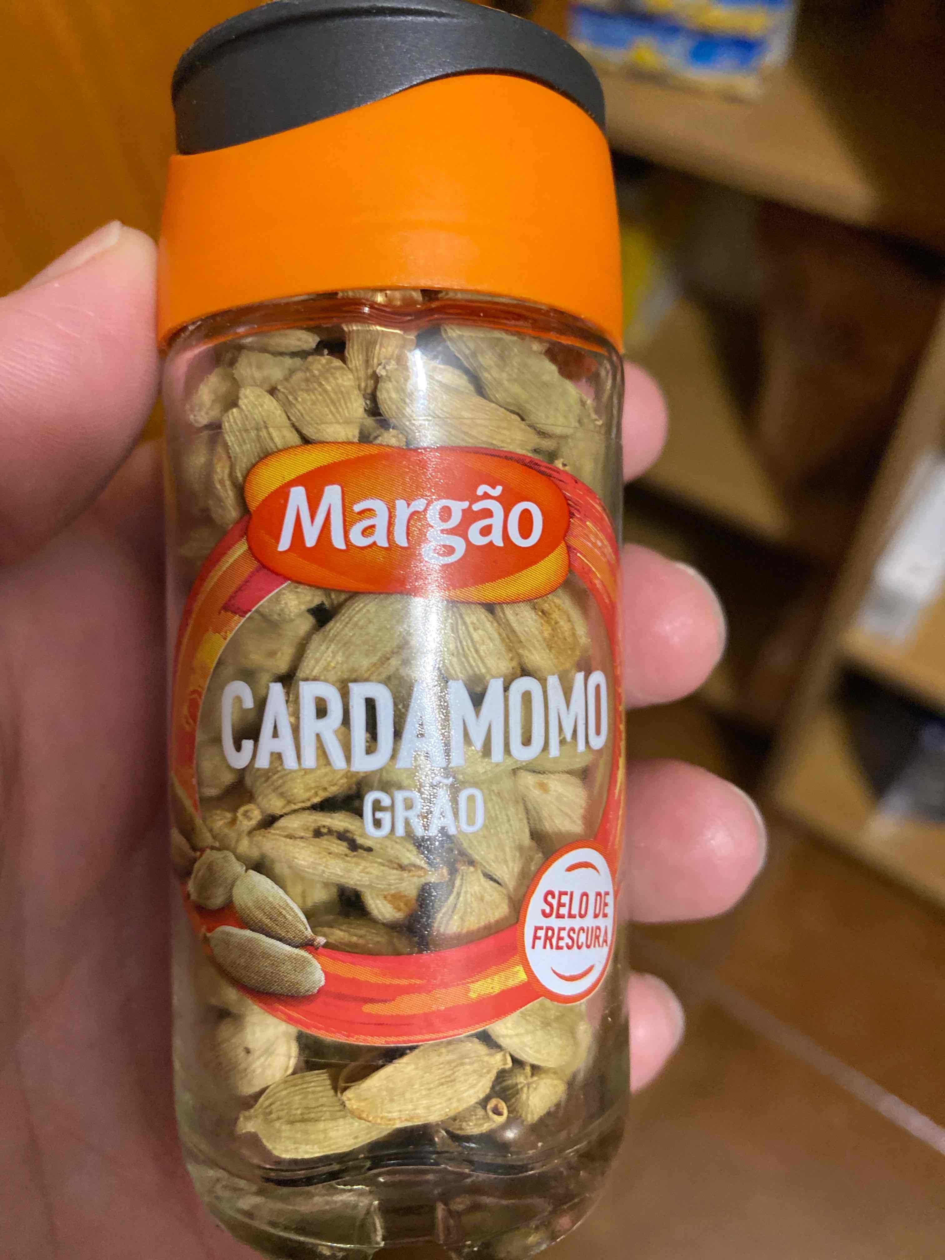 Cardomomo em grão