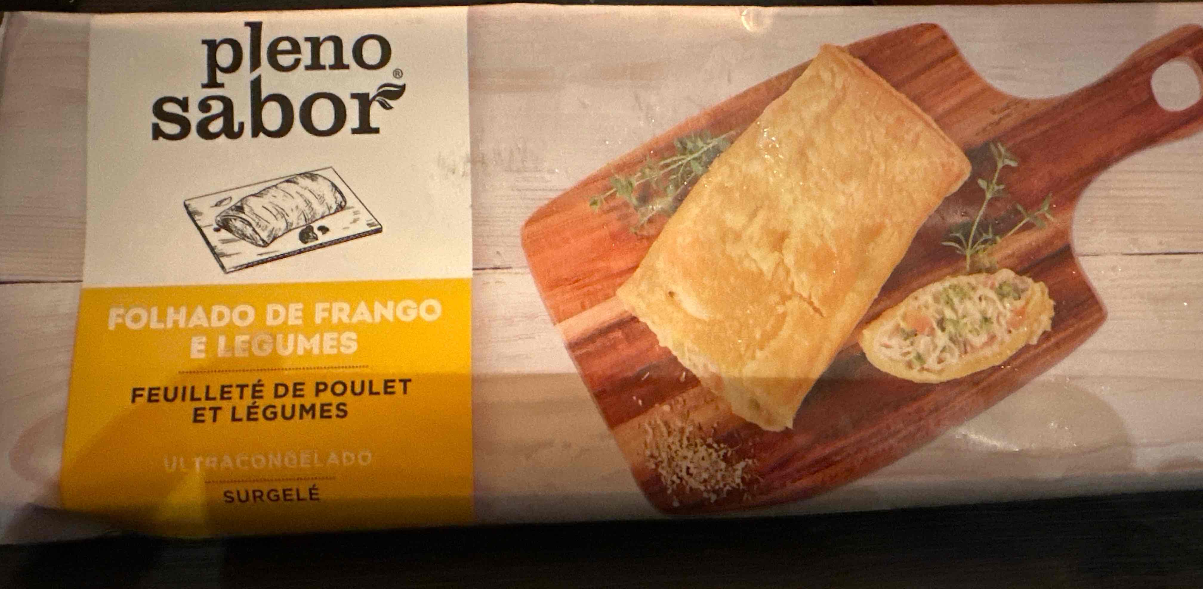 Folhado Frango e Legumes 