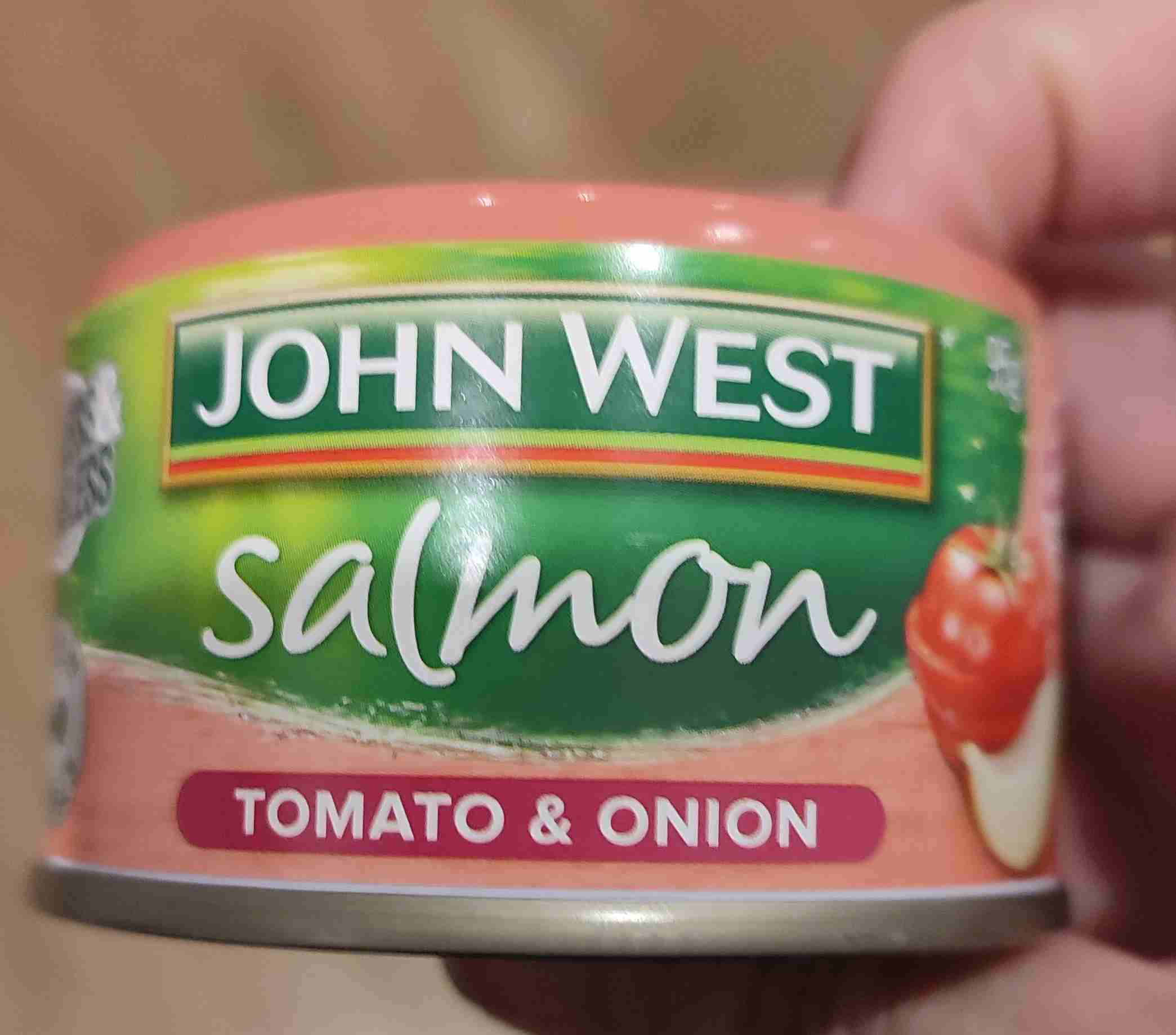 Tomato & onion salmon
