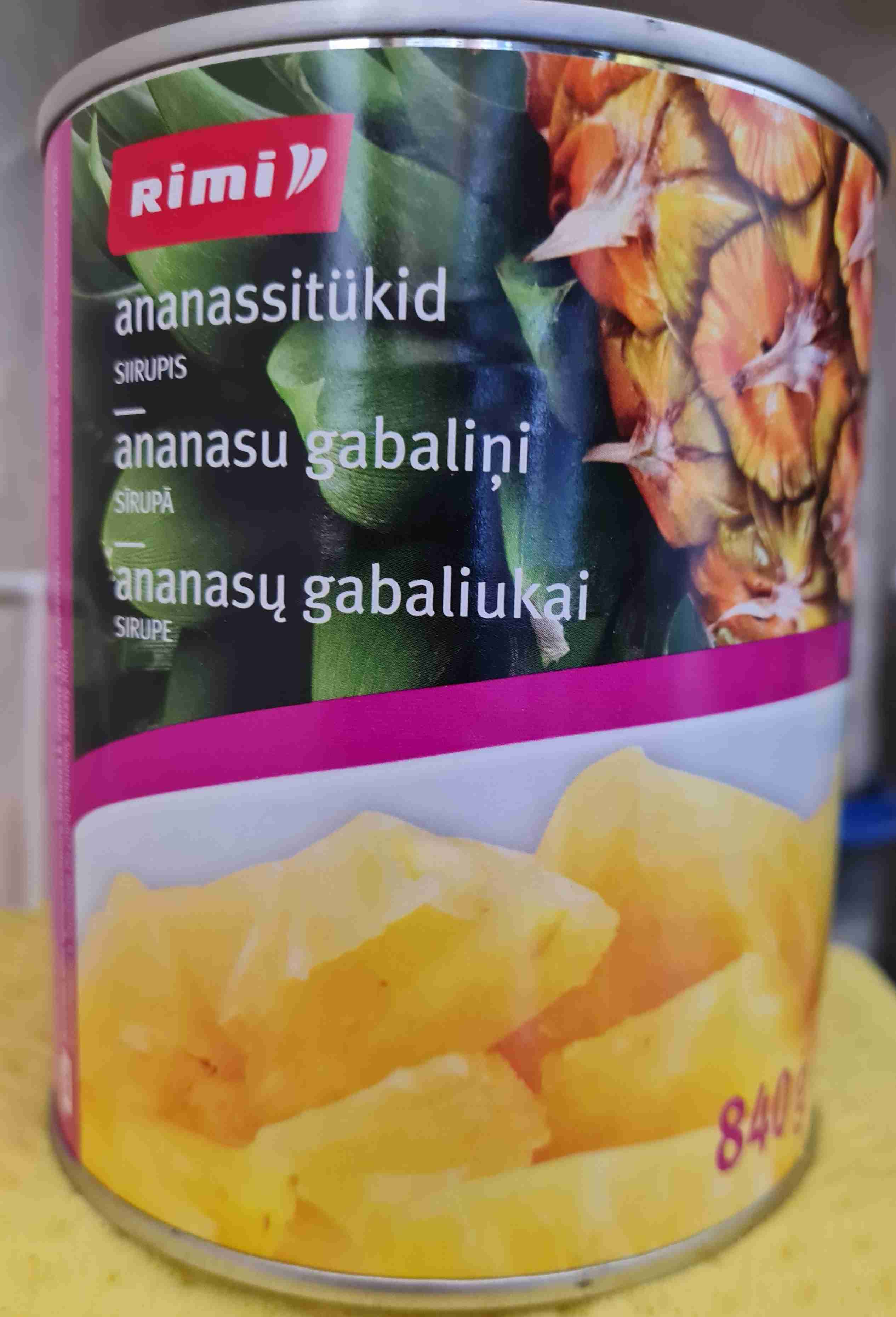 Konservuoti ananasų gabaliujai