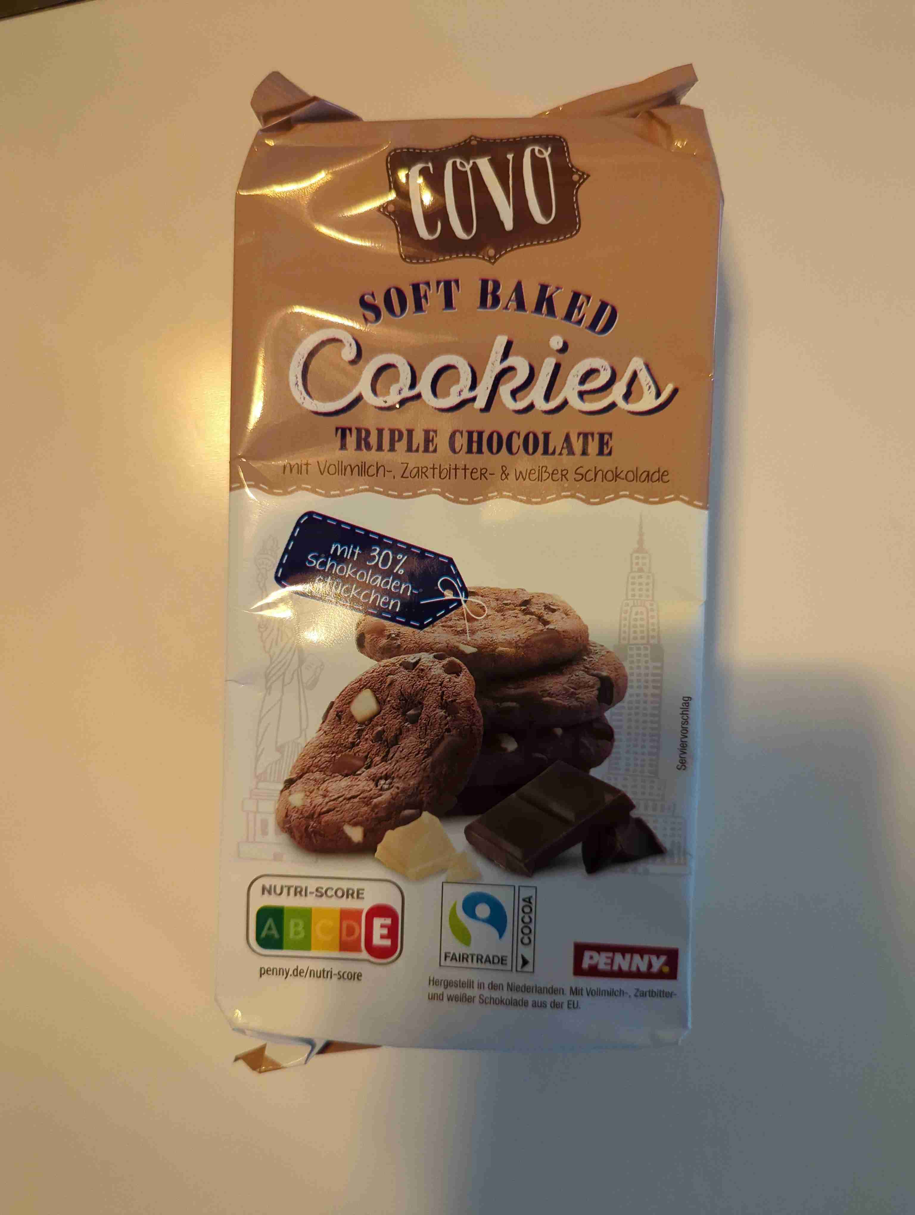 Soft baked cookies triple chocolate 