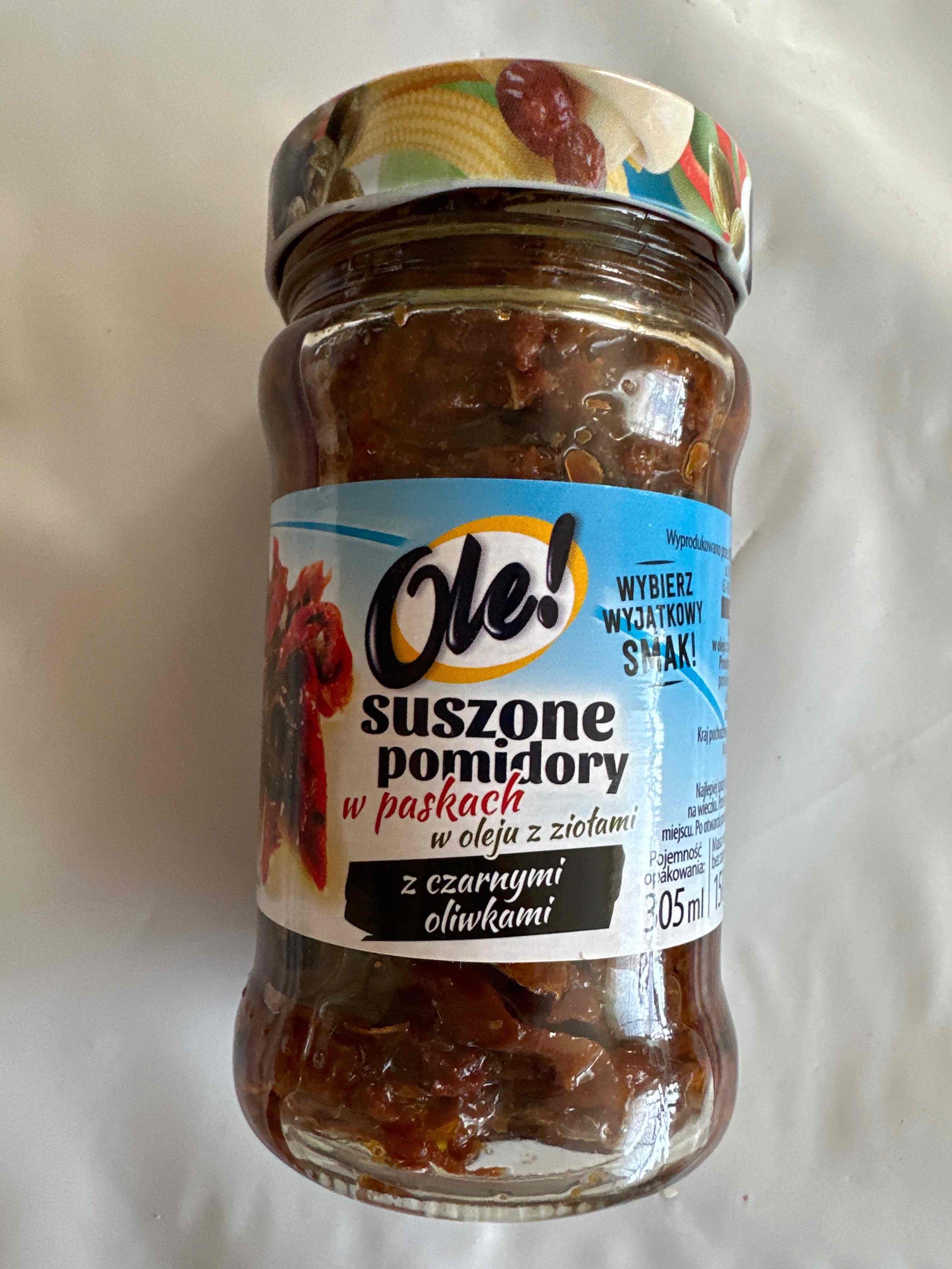 Suszone pomidory w oleju z czarnymi oliwkami