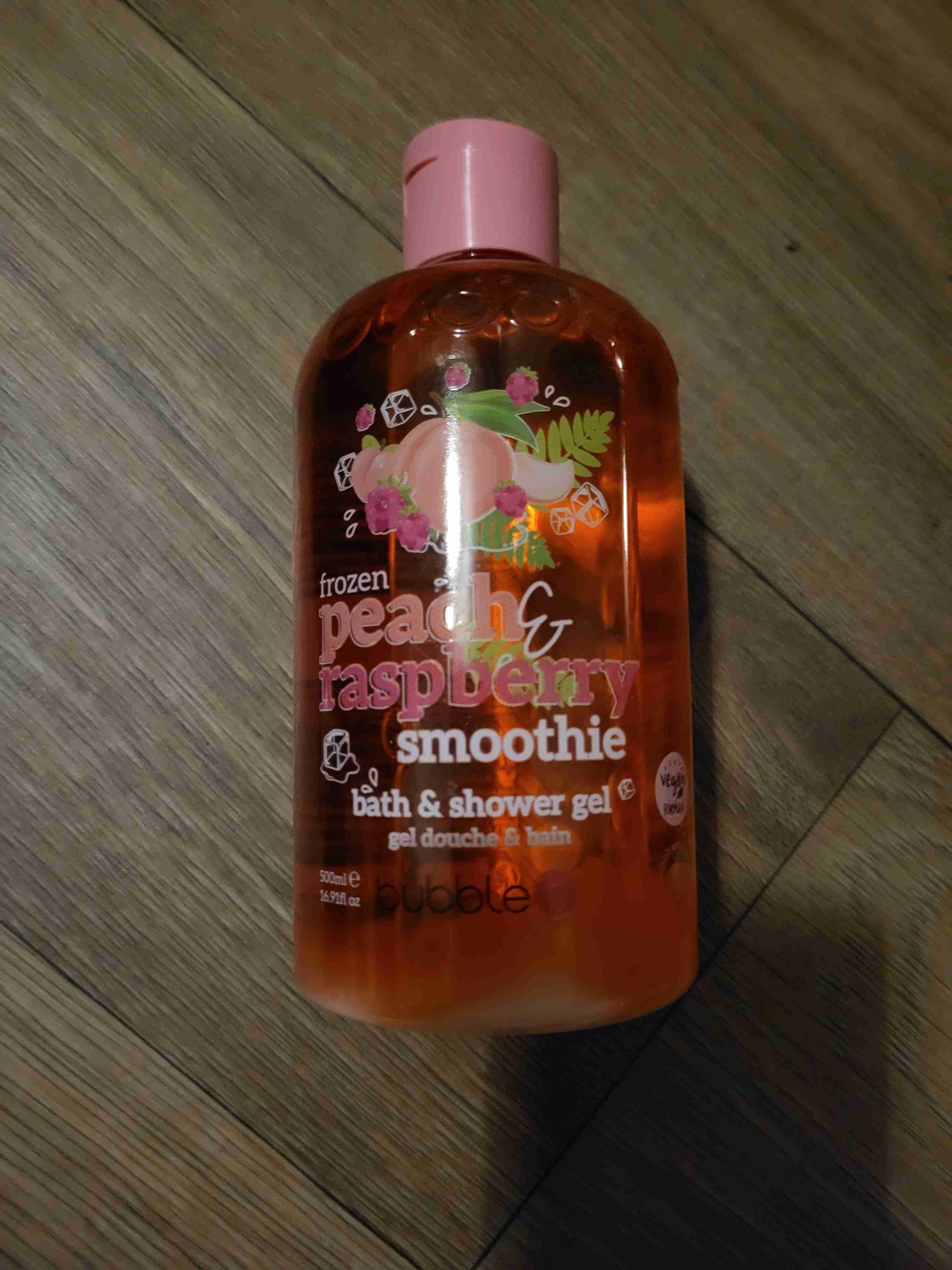 Frozen peach & rasperry smoothie