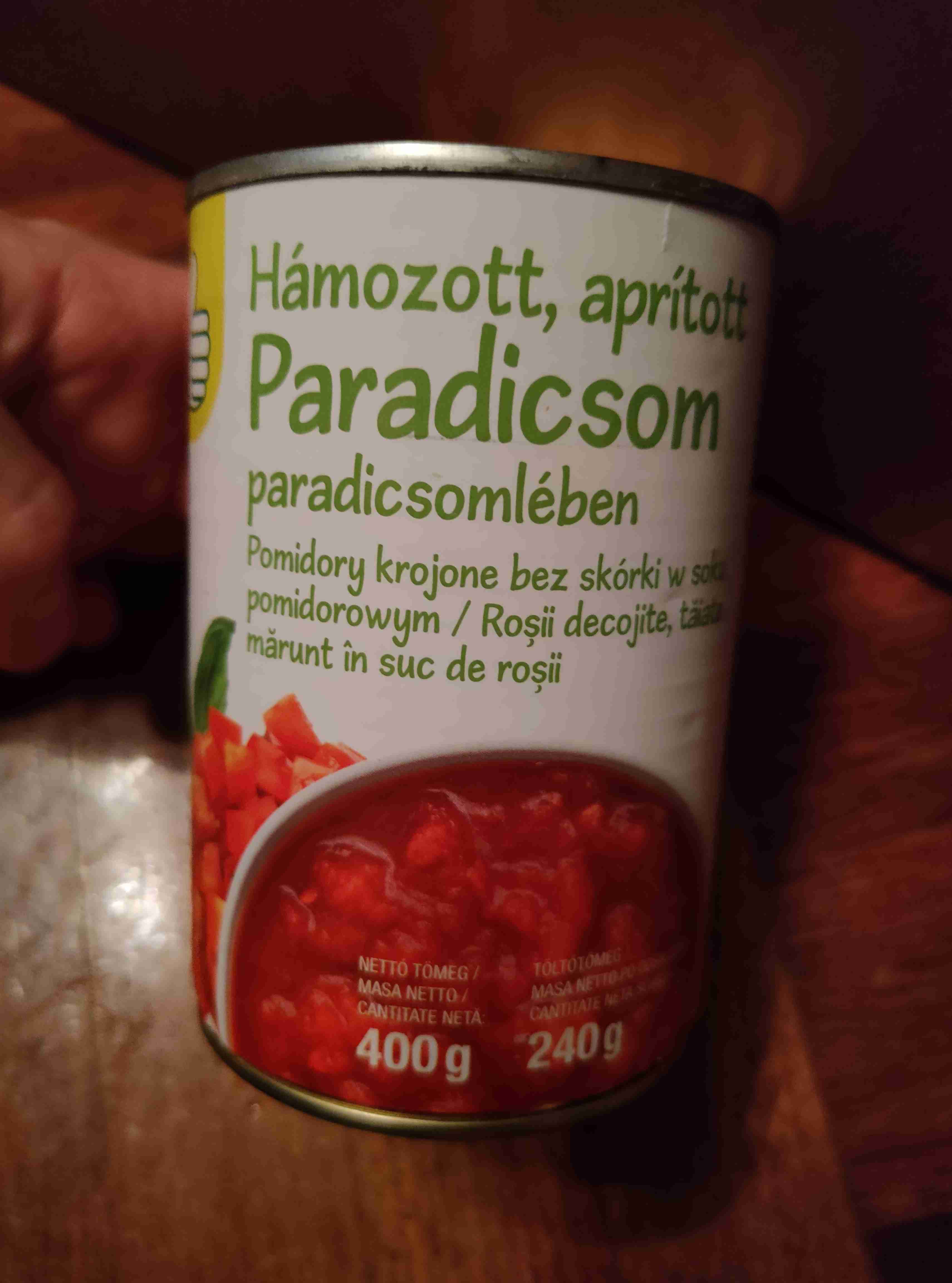 Pomidory krojone bez skórki w soku pomidorowym