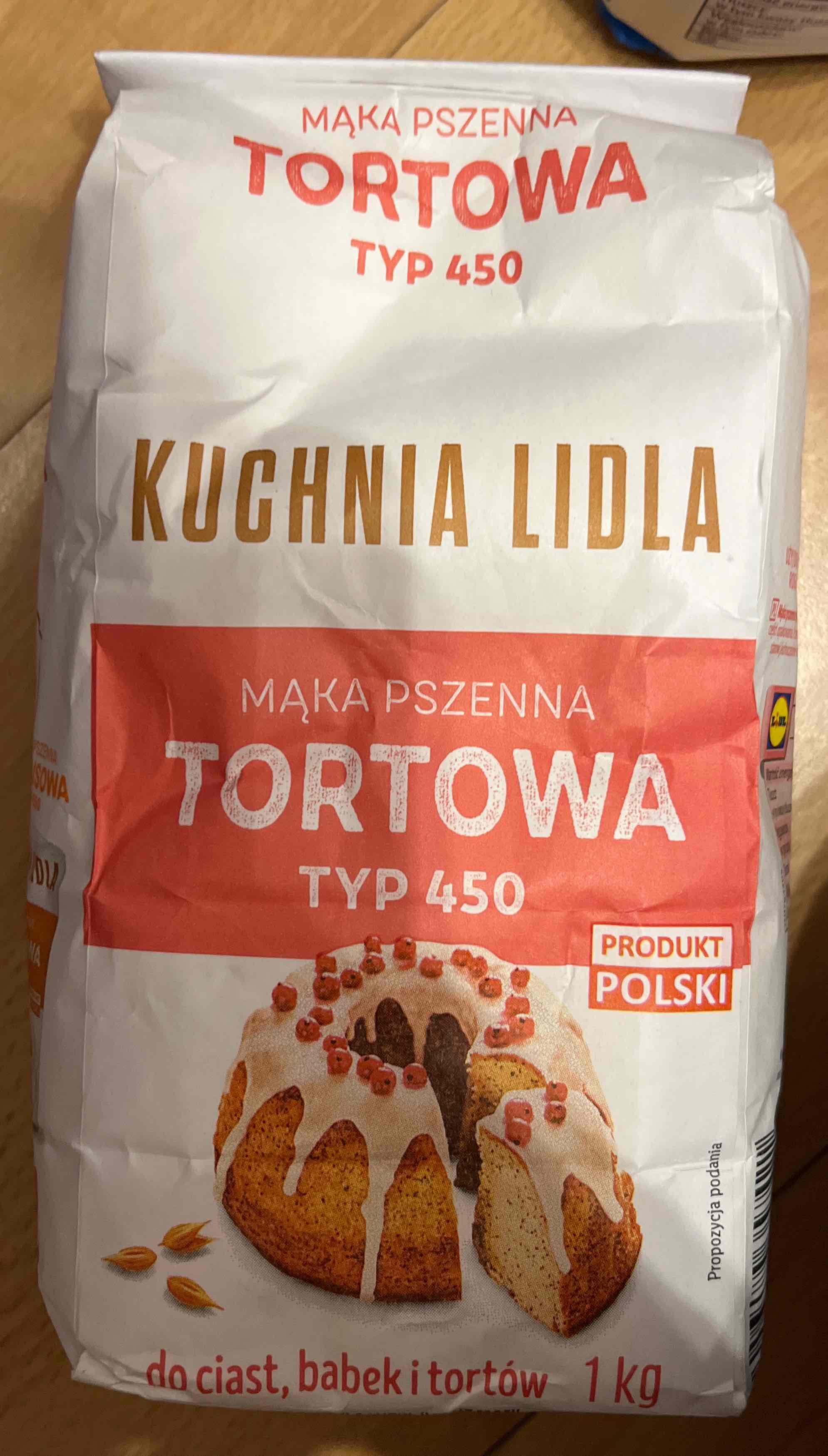 Mąka pszenna tortowa 450