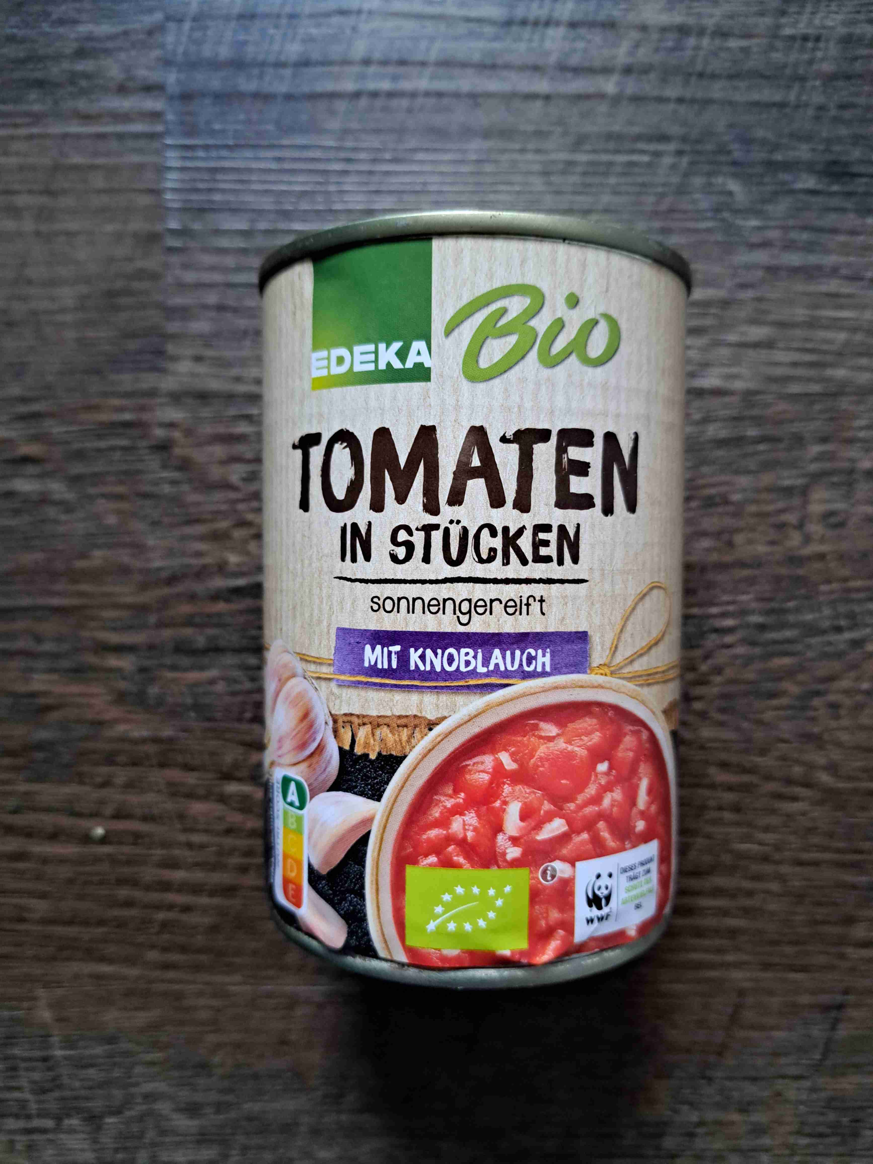 Tomaten in Stücken mit Knoblauch